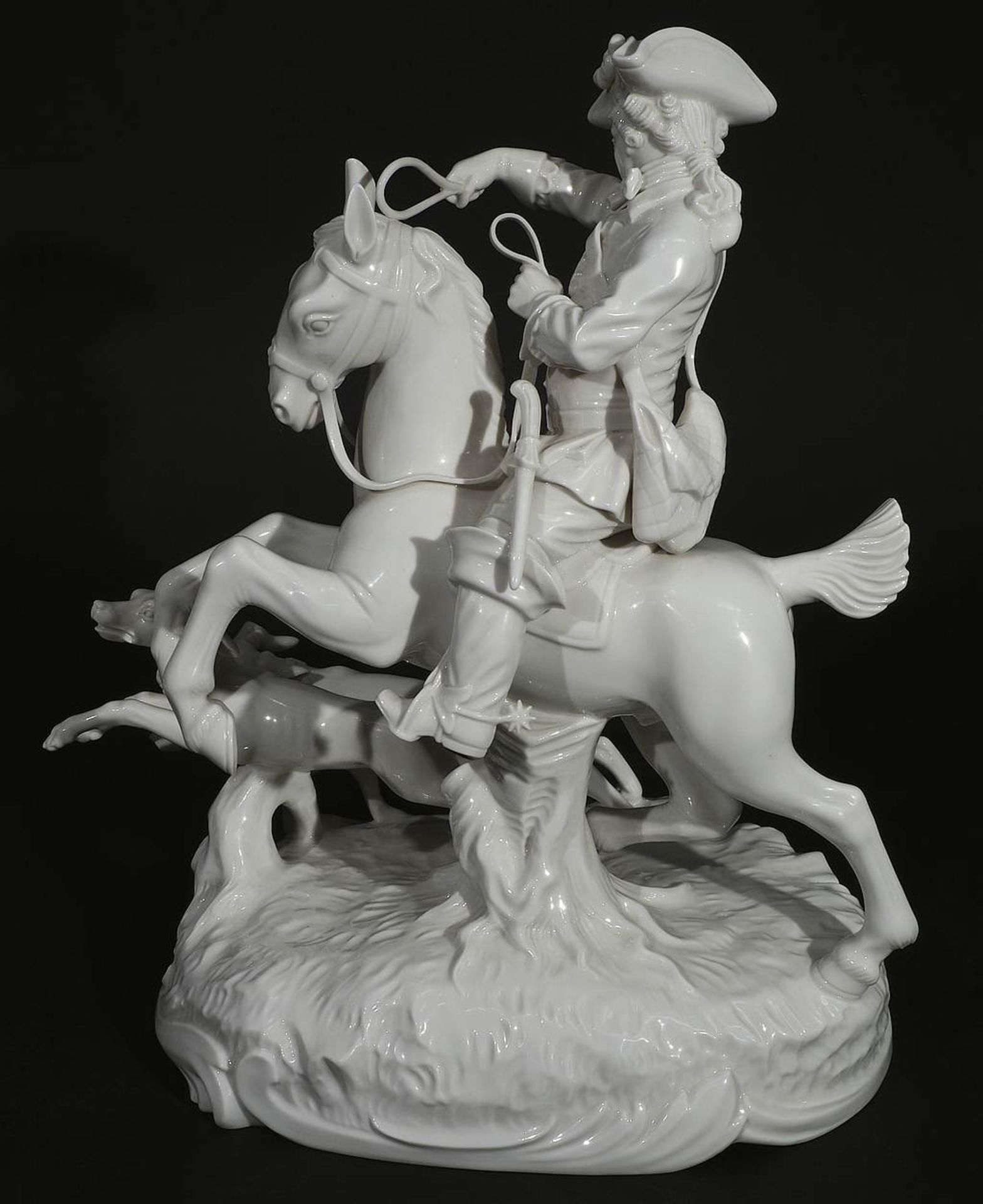 Figurengruppe "Parforce-Reiter mit zwei Jagdhunden". NYMPHENBURG, 20. Jahrhundert, nach einem Alt-< - Image 6 of 10