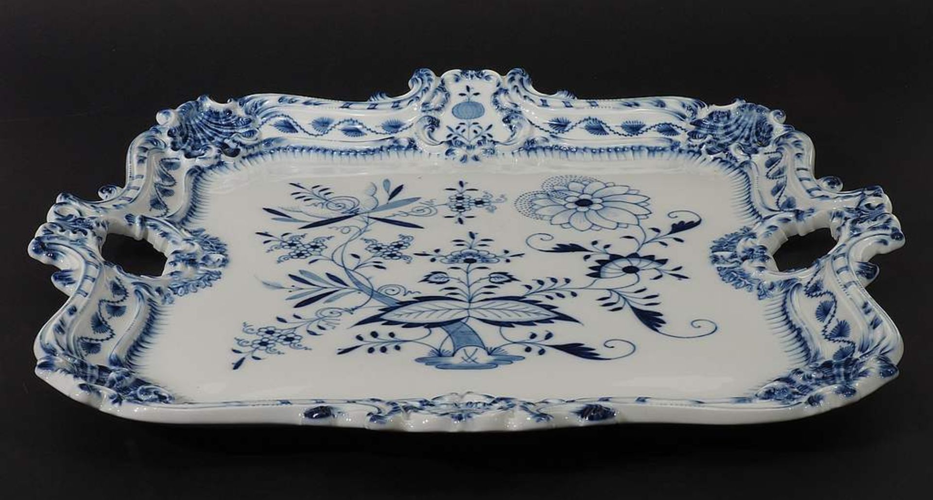 Großes Tablett. MEISSEN nach 1934. Kobaltblaue Unterglasurmalerei "Zwiebelmuster-Dekor".<i - Bild 5 aus 6