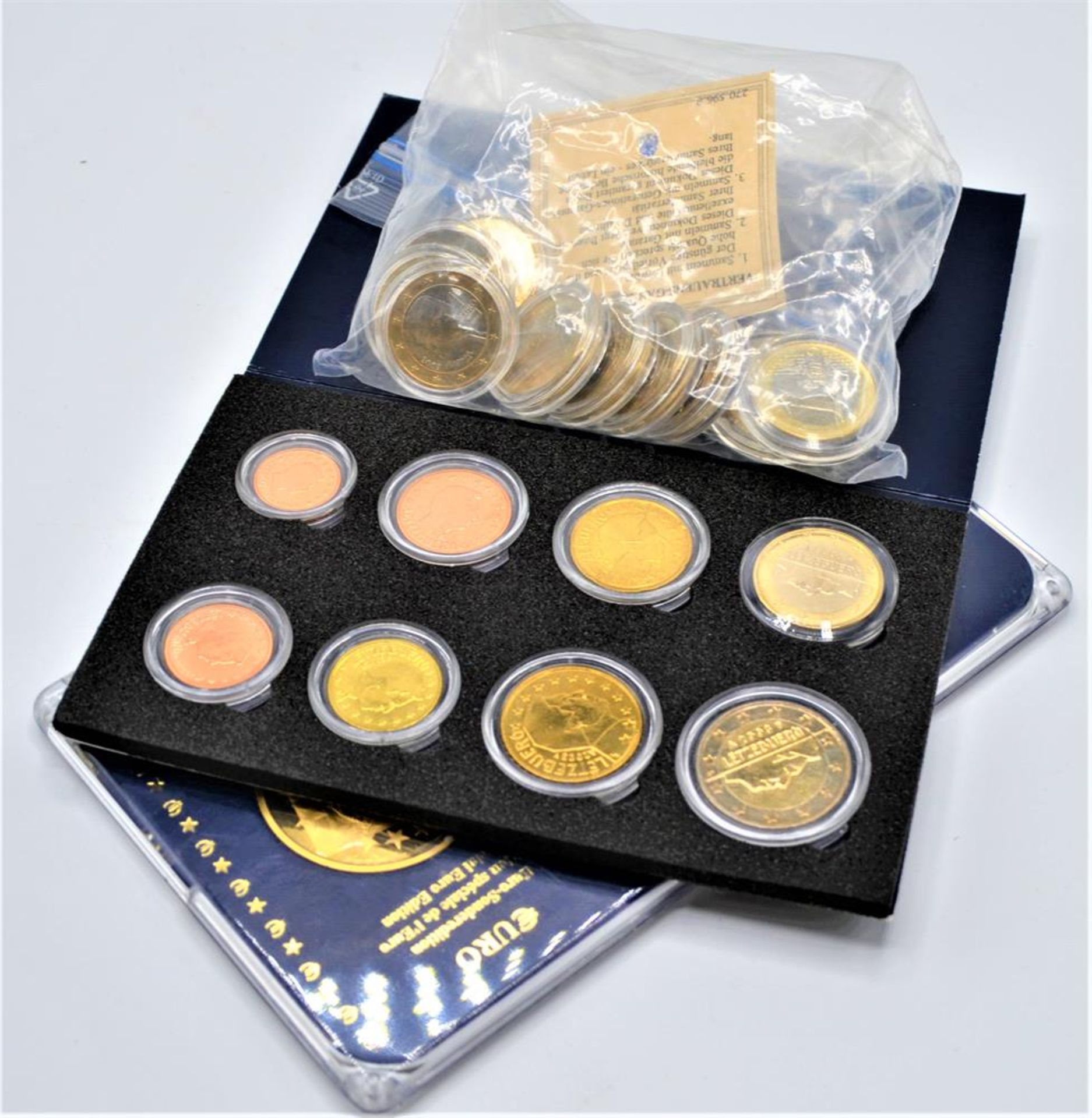 Konvolut Euro Münzen, Kursmünzensatz von Malta 2003 mit Medaille, Kursmünzensatz Luxemburg 2003 (