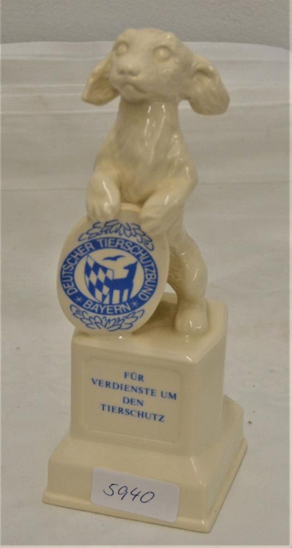 Goebel Porzellanfigur "Für Verdienste um den Tierschutz" selten, 20 cm<
