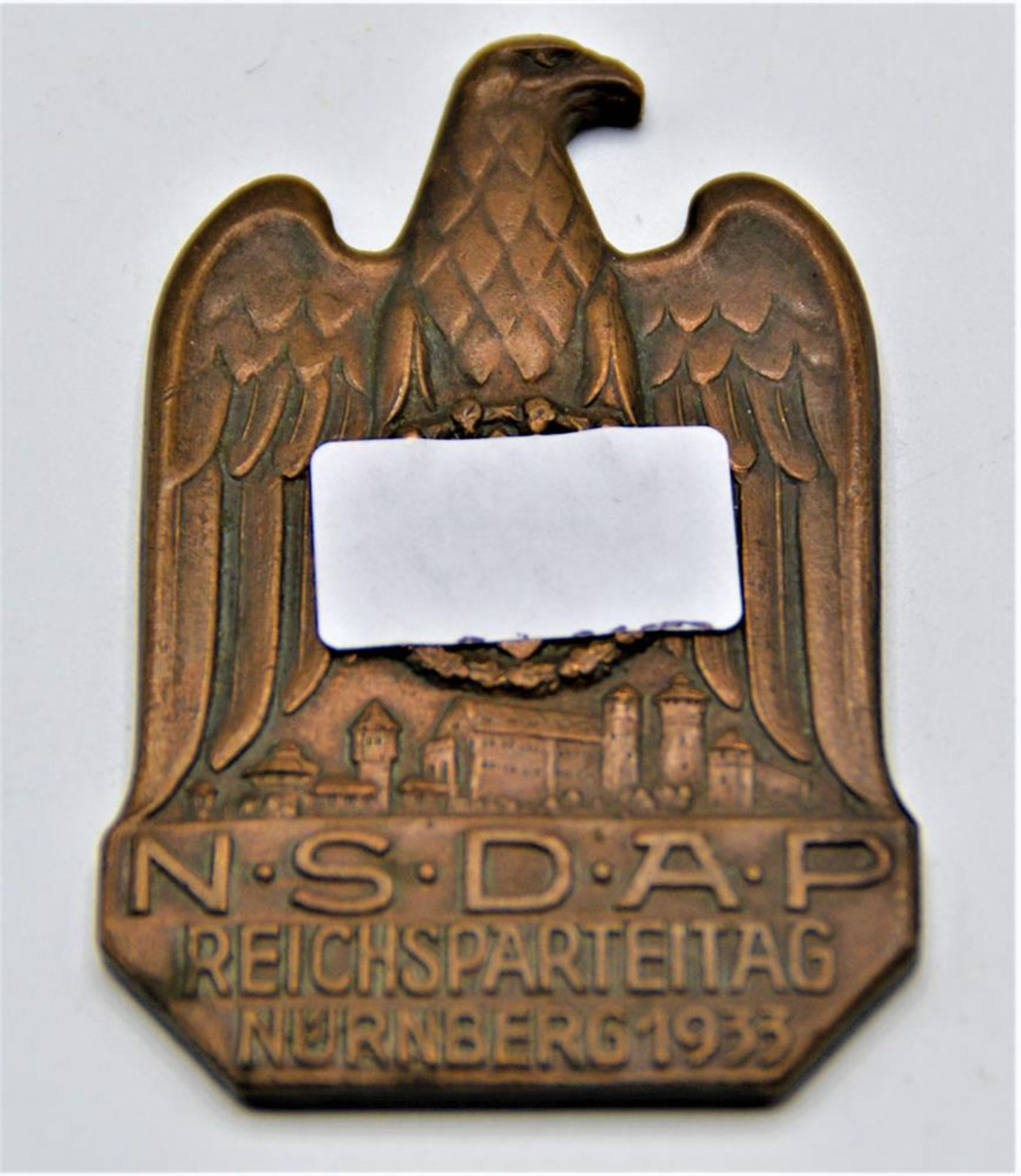 Abzeichen NSDAP Reichsparteitag Nürnberg 1933 massiv, Nadel fehlt, Buntmetall<