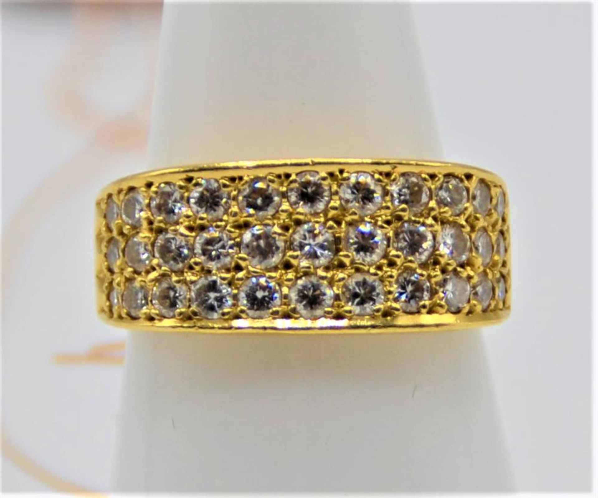 Damenring Gold 750 mit 33 kleinen Diamanten ( zus. ca. 0,75ct. ) Ø ca. 15,5mm 6,2g