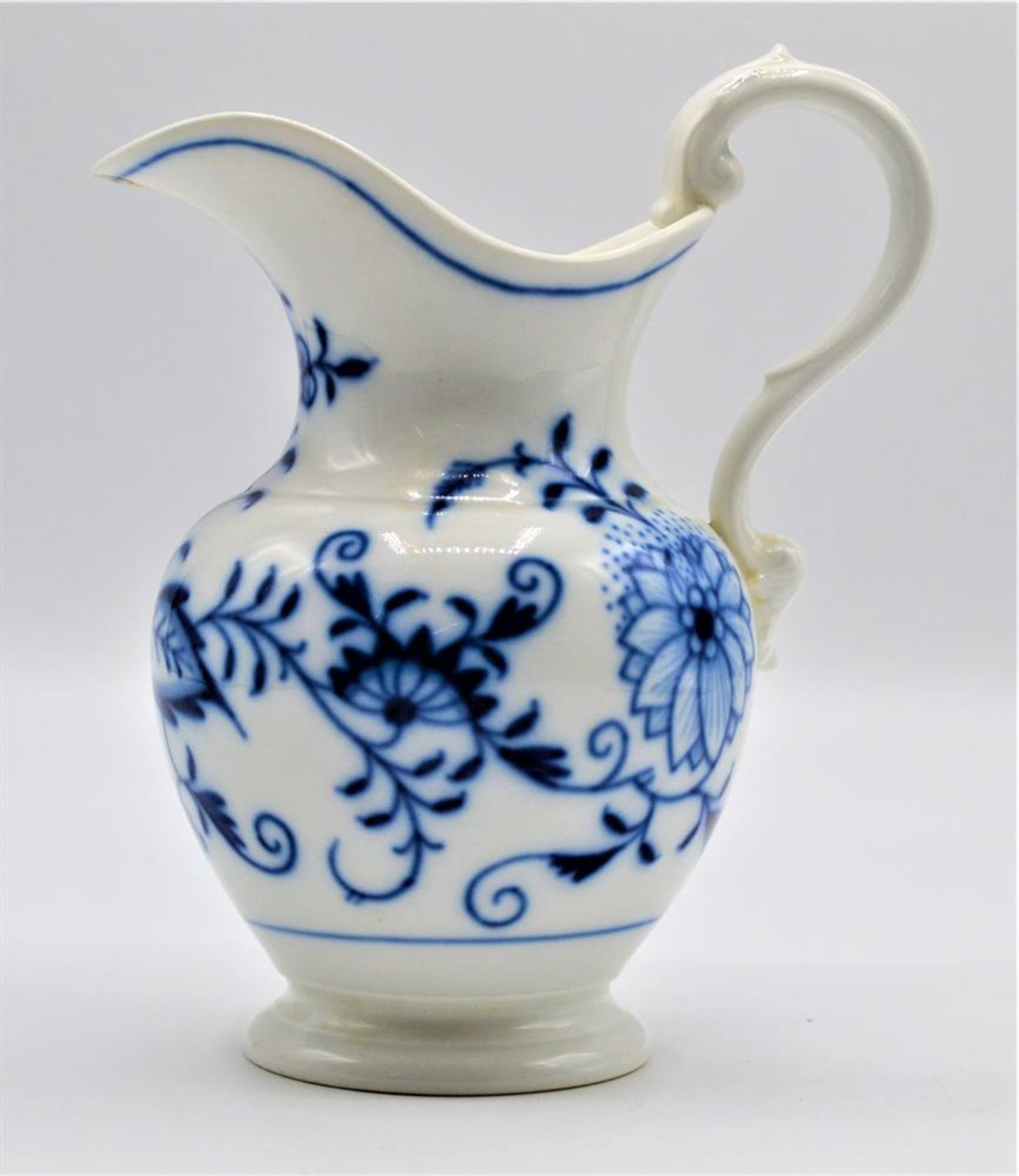 Meissen Porzellan Milchkanne Zwiebelmuster, Schwertermarke nach 1934, 3. Wahl, ca. 15cm