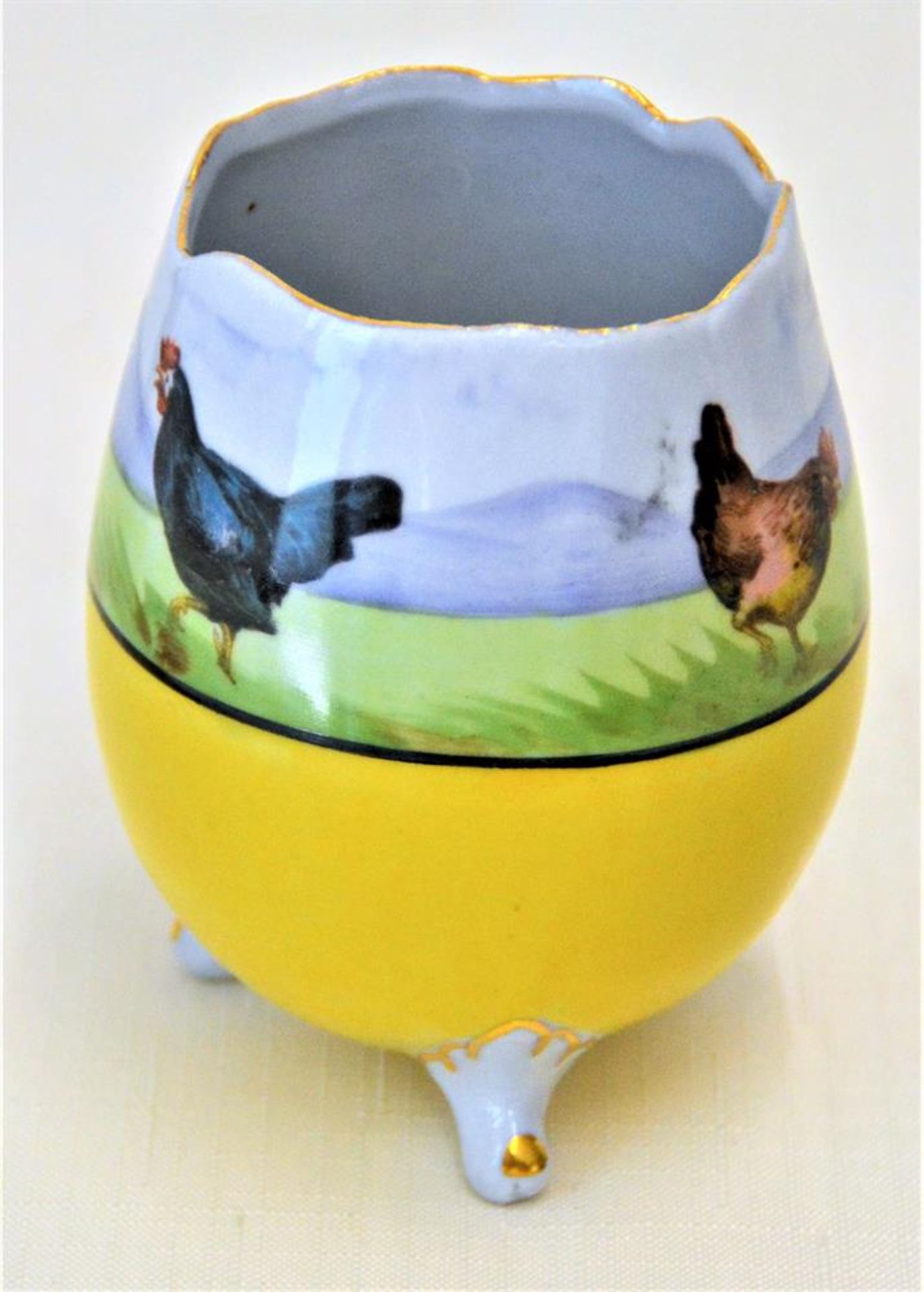 Ei Vase handbemalt Hühner, auf Füßen, ca 9cm