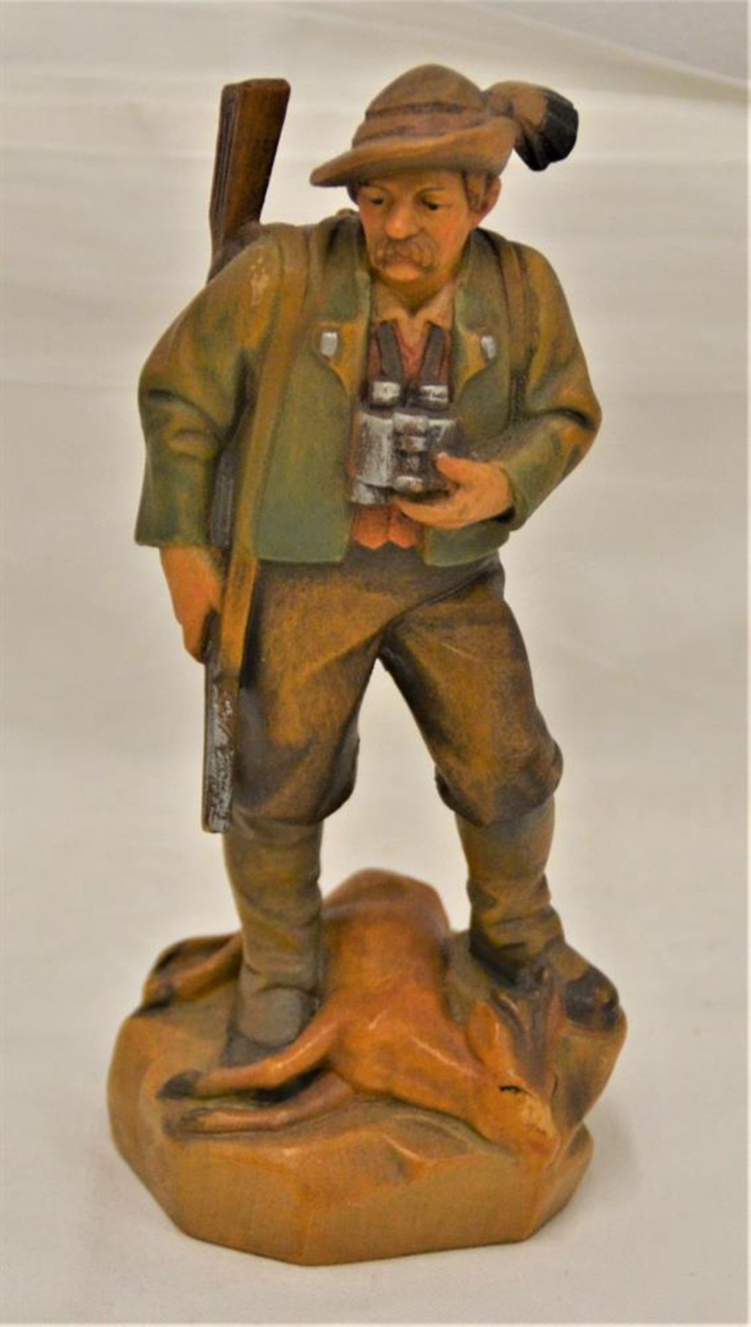 Schnitzfigur Jäger mit Rehwild 17 cm