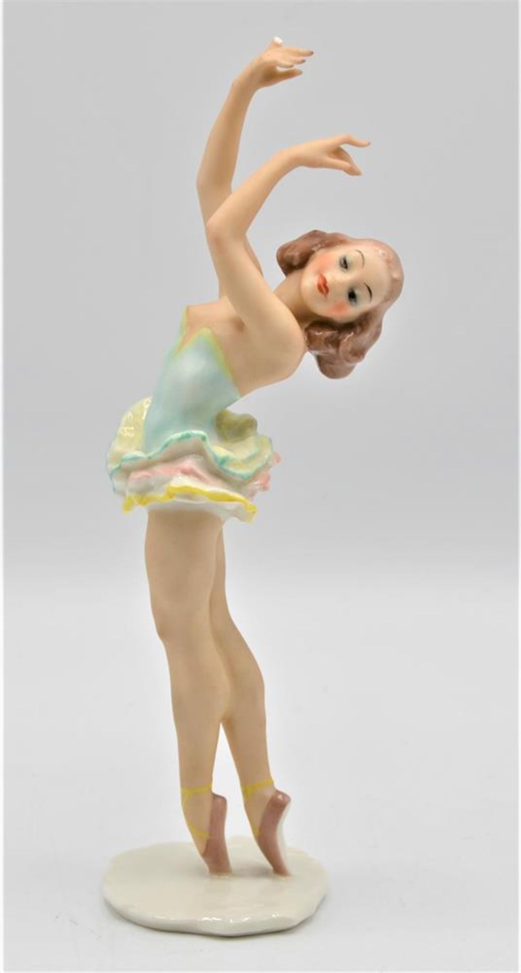 Hutschenreuther Porzellanfigur Ballerina Tänzerin 1955-1969, rechter Zeigefinger abgebrochen, 22