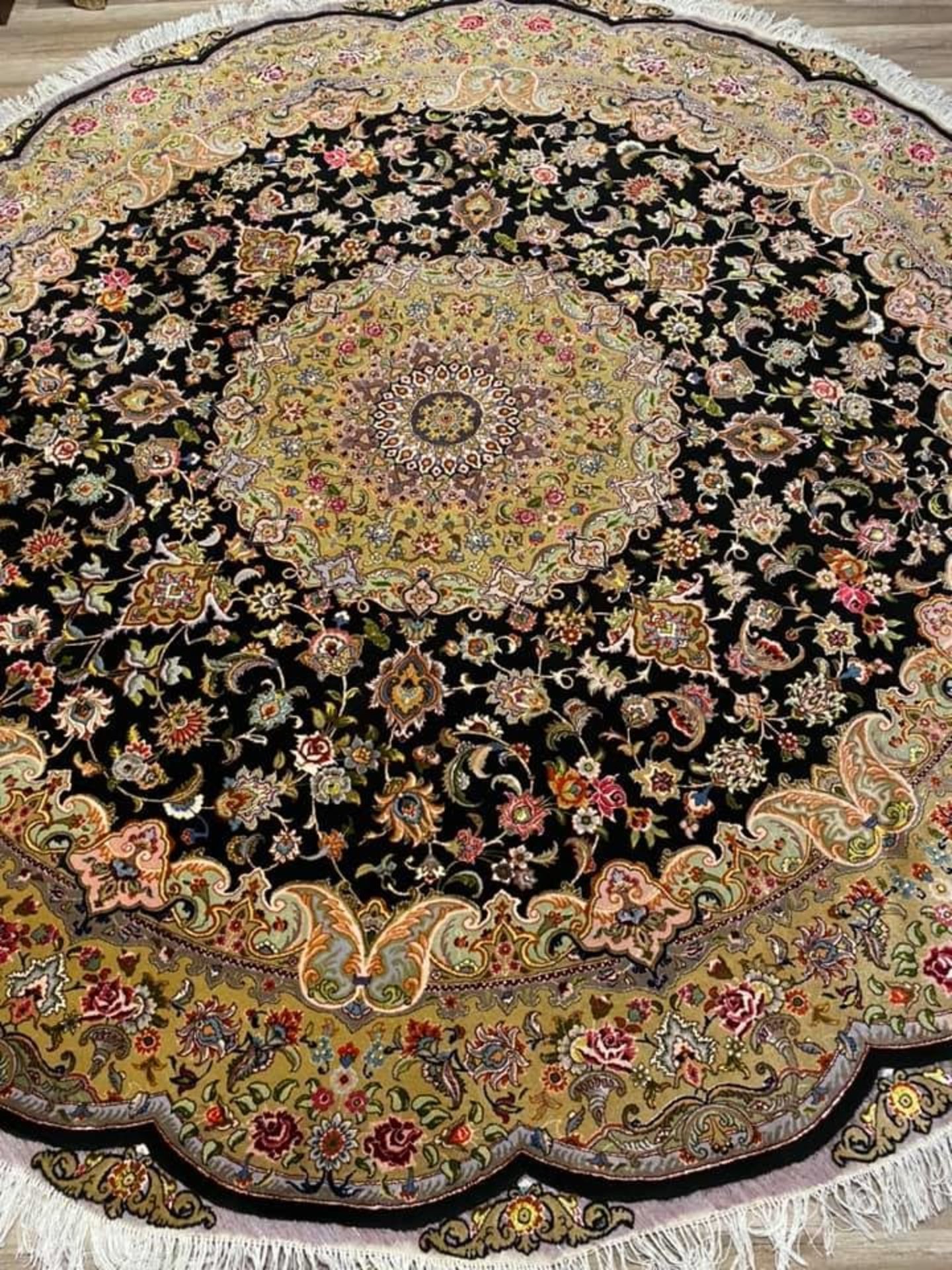 Täbris (rund)Größe 250 x 250 cm Provinz: Iran