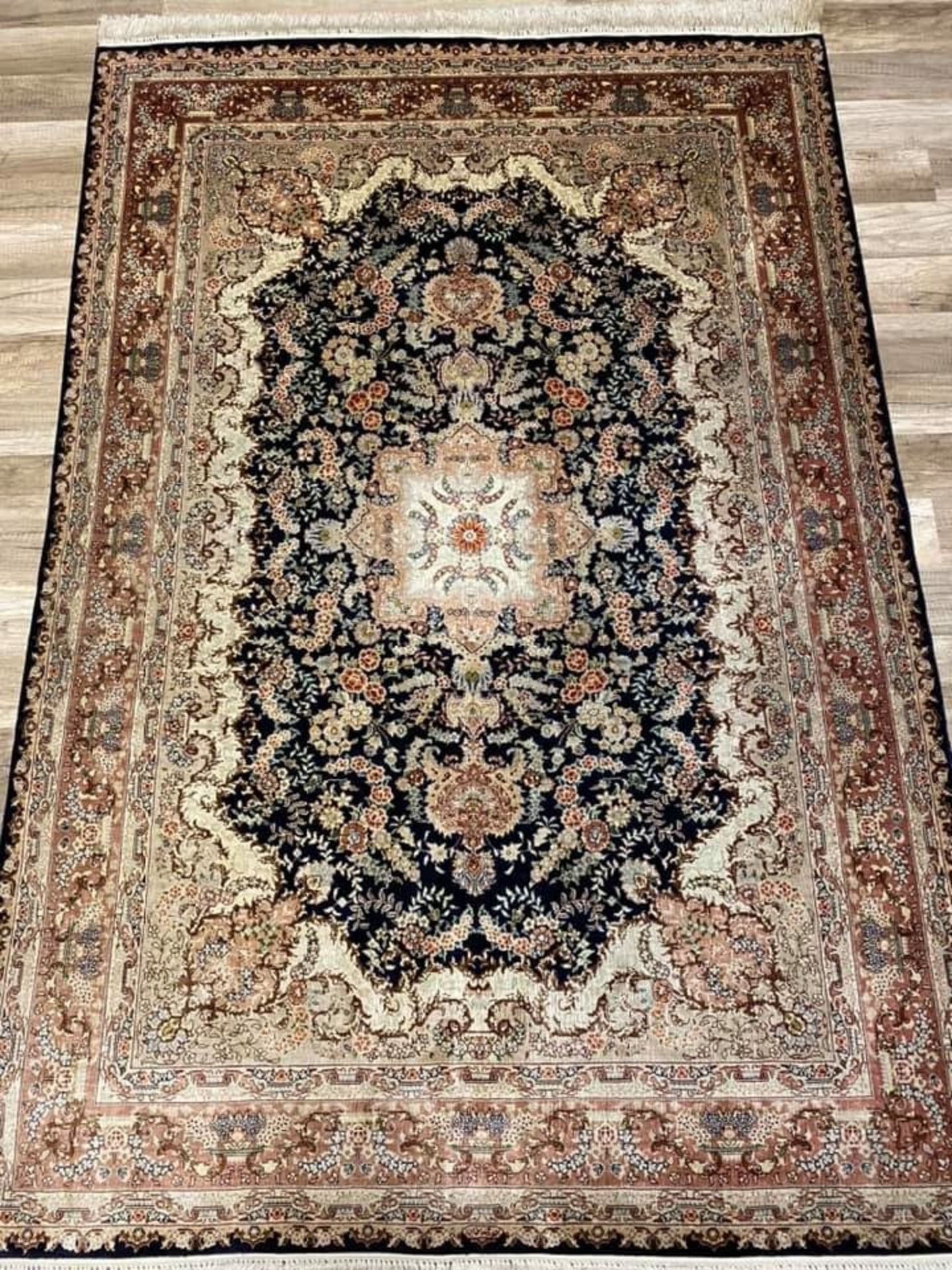 Hereke SeideGröße 171 x 117 cm Provinz: Türkei