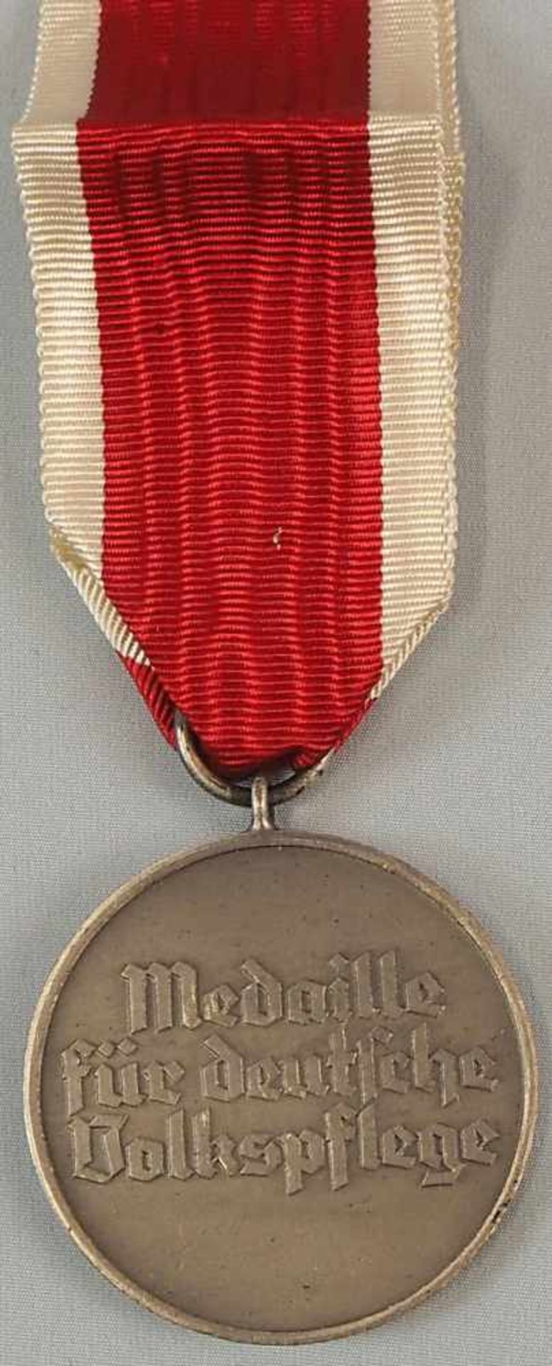 1 Orden2. WK "Medaille für Deutsche Volkspflege" (s. §§ 86/86a StGB)