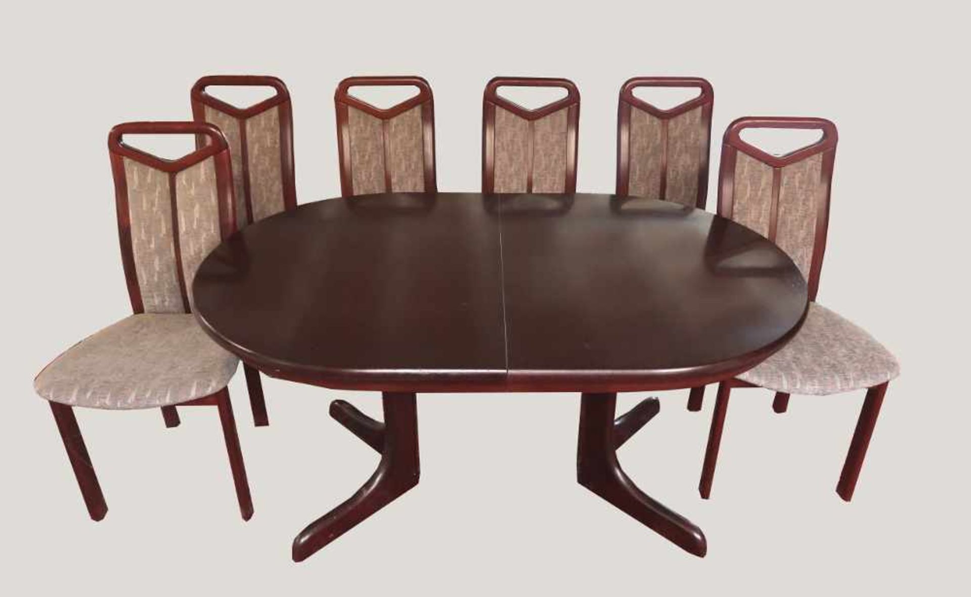 1 EsstischHolz Mahagoni ovale Tischpl. L ca. 150cm ausziehbar m. 6 Stühlen m. Samtbezug Asp.