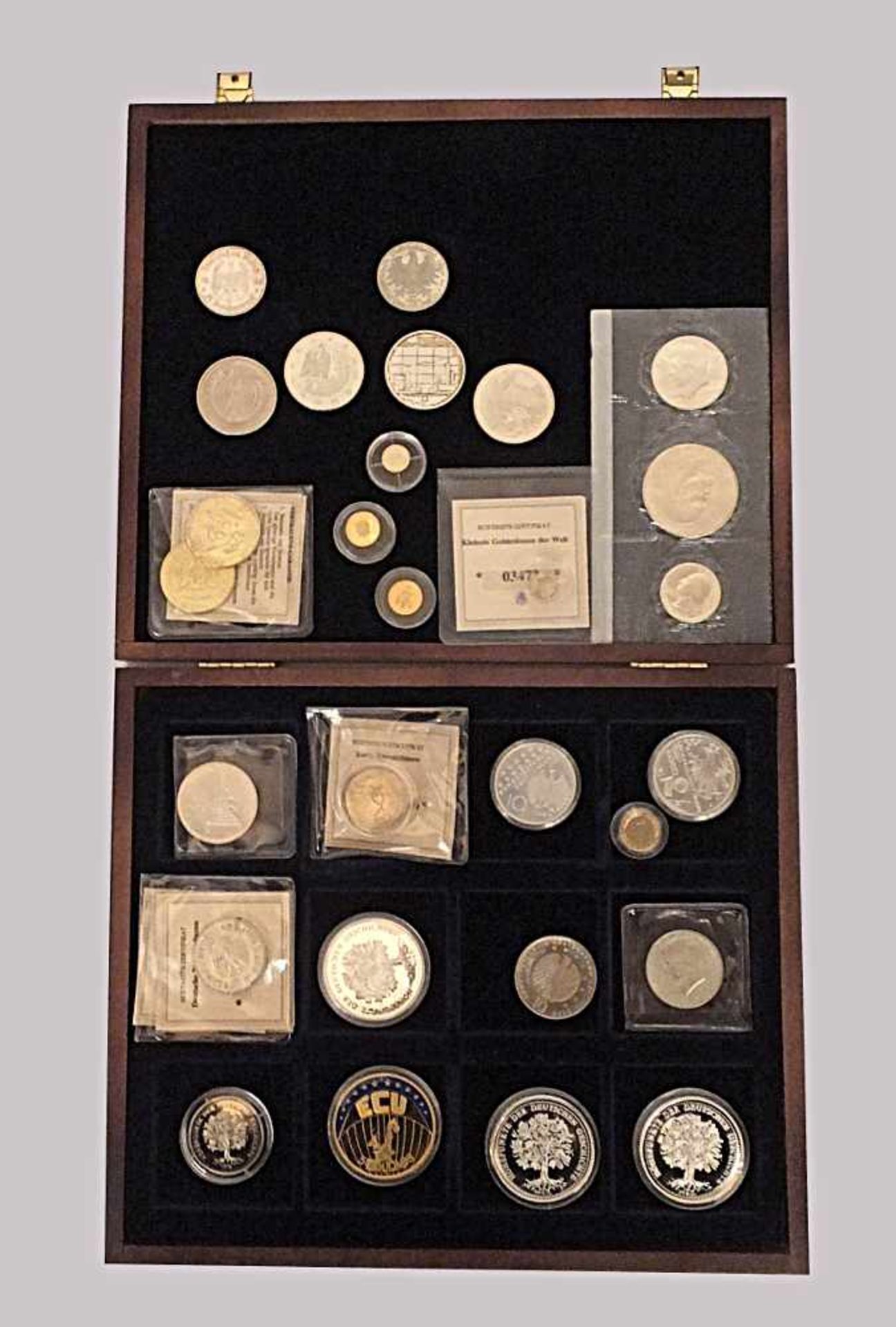 Konvolut Münzen Medaillen Si. u.a.Dt. Reich USA u.a. wohl min. GG in der Schatulle