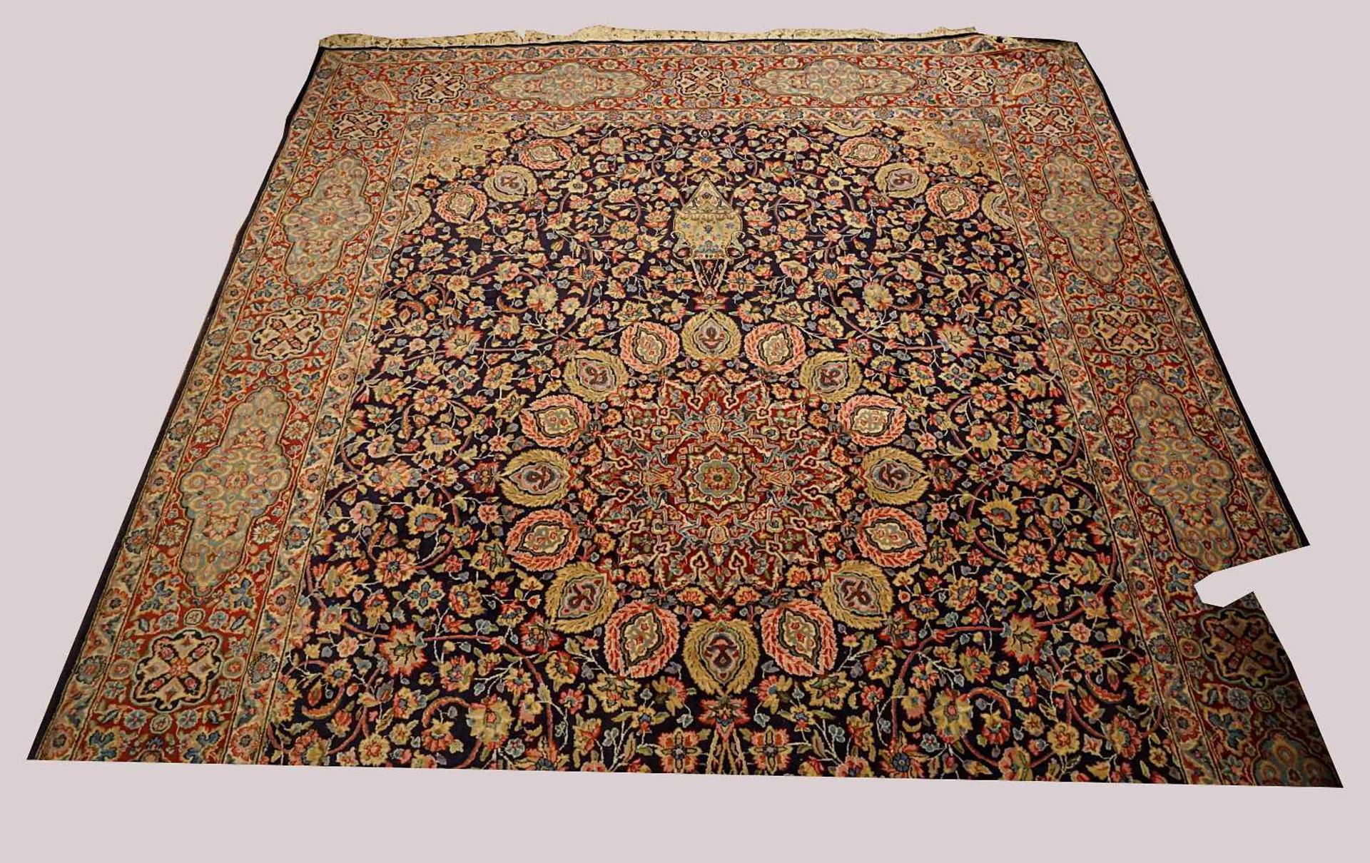 Orientteppich, dunkelblaugrundig,geometrischer Dekor, ca. 300x400cm sowie ein Orientteppich - Bild 2 aus 2