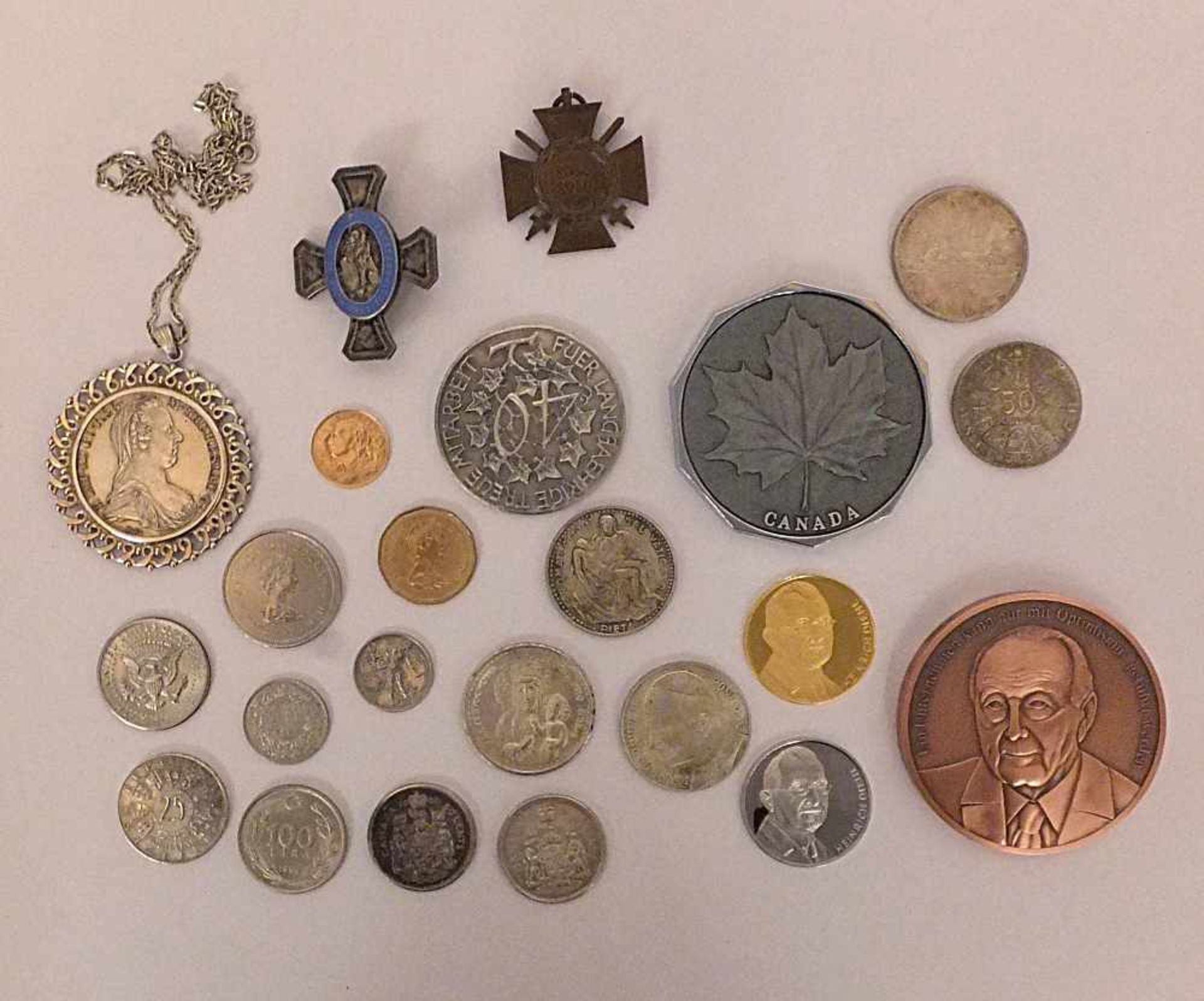 Konvolut Münzen und Medaillen, GG, Silber u.a.Schweiz "Diehl", Abzeichen 1. WK, verschiedene