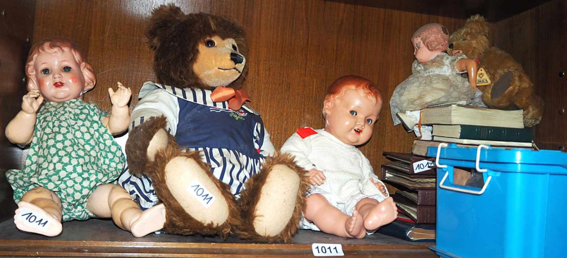 1 Konvolut Spielzeug u.a. Blechspielzeug, Stofftiere, Puppen u.a.z.T. um 1900 und 1960er/70er - Bild 2 aus 4