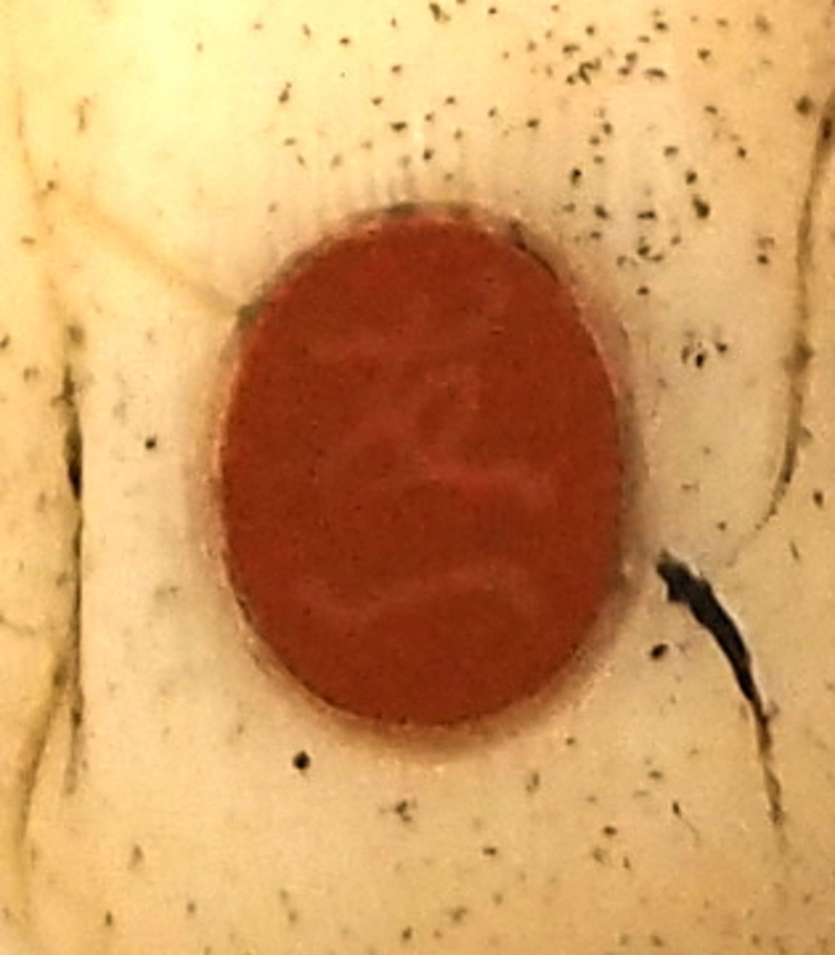 1 Netsuke Elfenbein "Totenkopf mit Kröte", wohl 19.Jh./ Anfang 20.Jh.signiert auf rotem Siegel, Höhe - Bild 2 aus 2