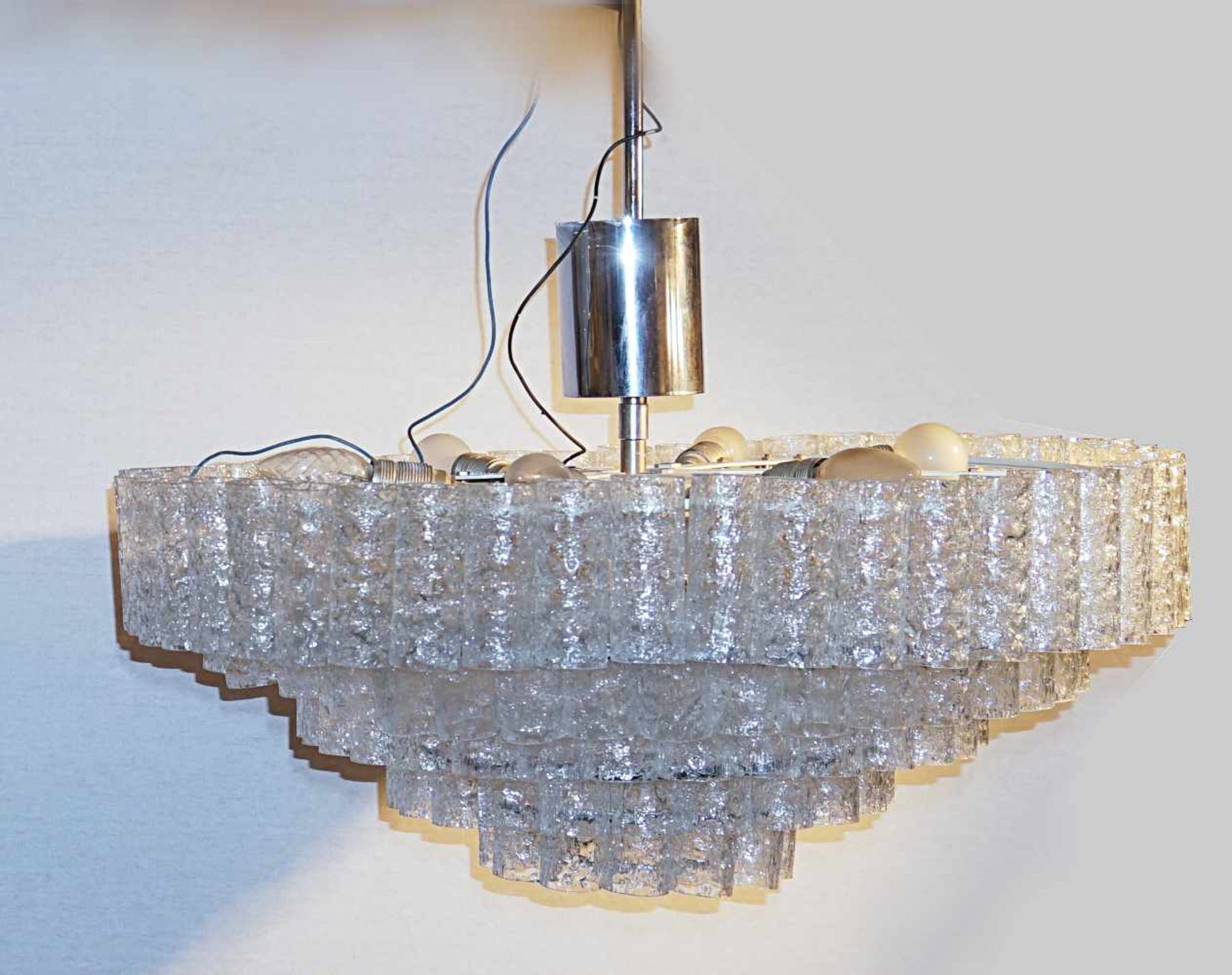 2 DORIA-Deckenlampenm. Glasröhren D je ca. 70cm 1 Wandlampe m. Ersatzteilen Asp.