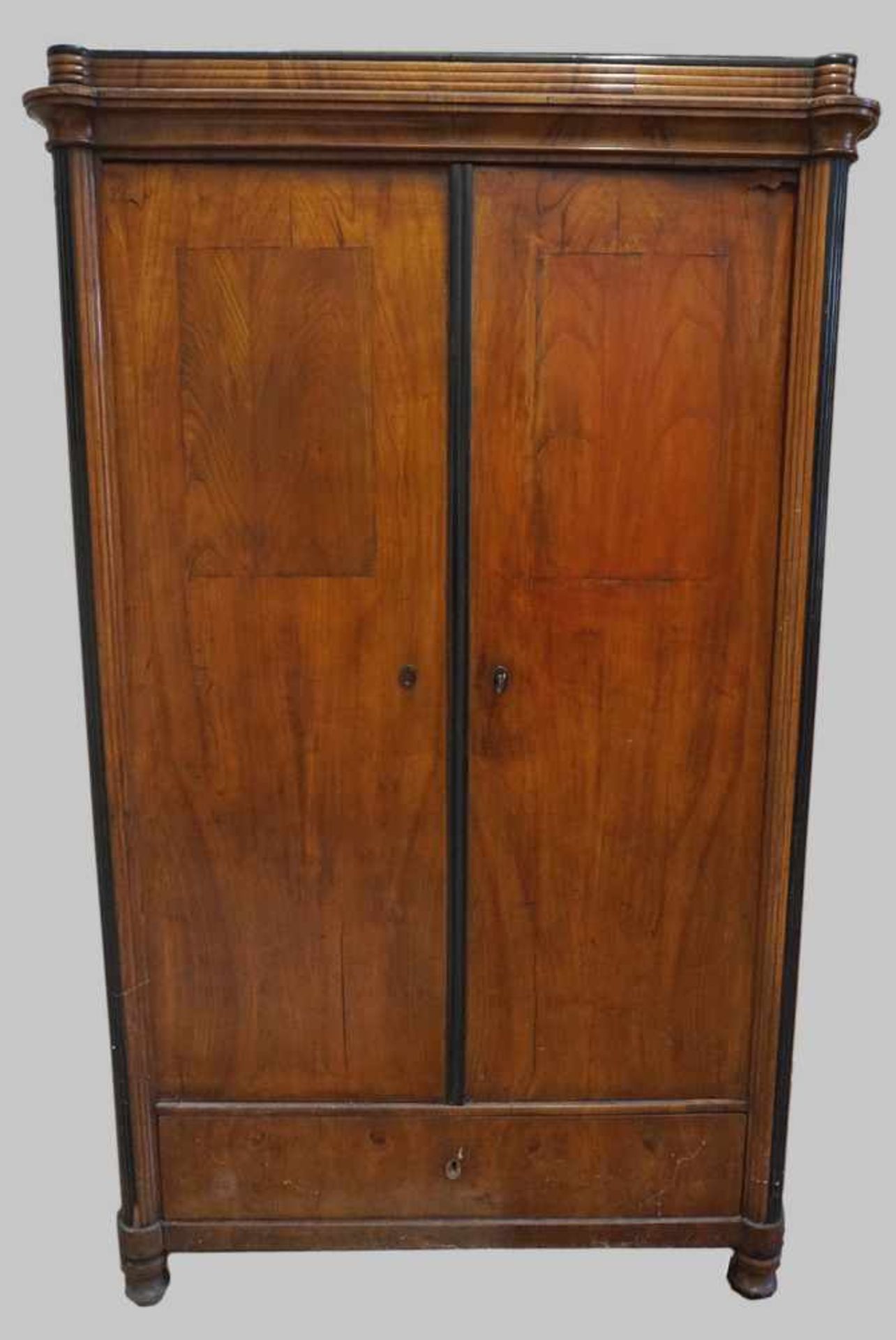 1 SchrankHolz Biedermeier wohl 19. Jh. ca. 173x100x47cm min. Furnierschäden Asp.