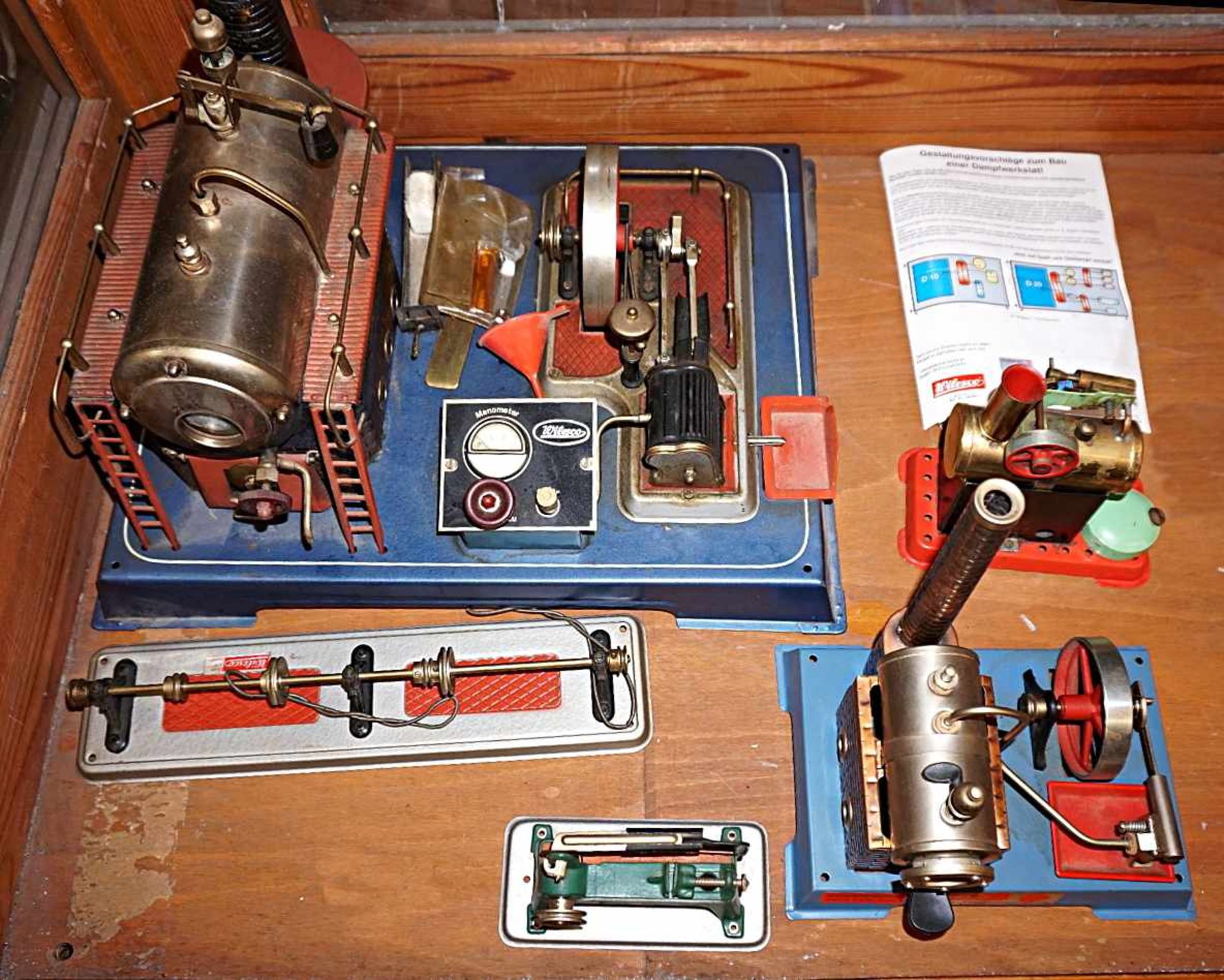 1 Konv. Dampfmaschinen WILESCO MAMOD u.a.Metall Maschine bis H ca. 38cm mit Zubehör für