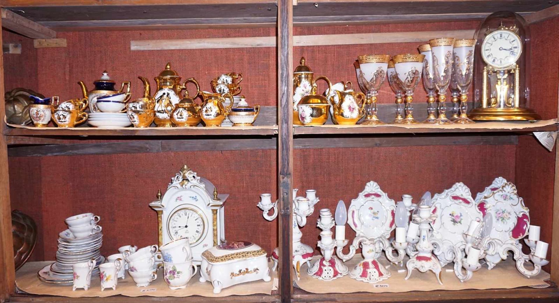 1 Konv. Sammlungsgegenstände: Porzellanservice BAVARIA BURG LINDAU u.a.Wandappliken, Kerzenständer