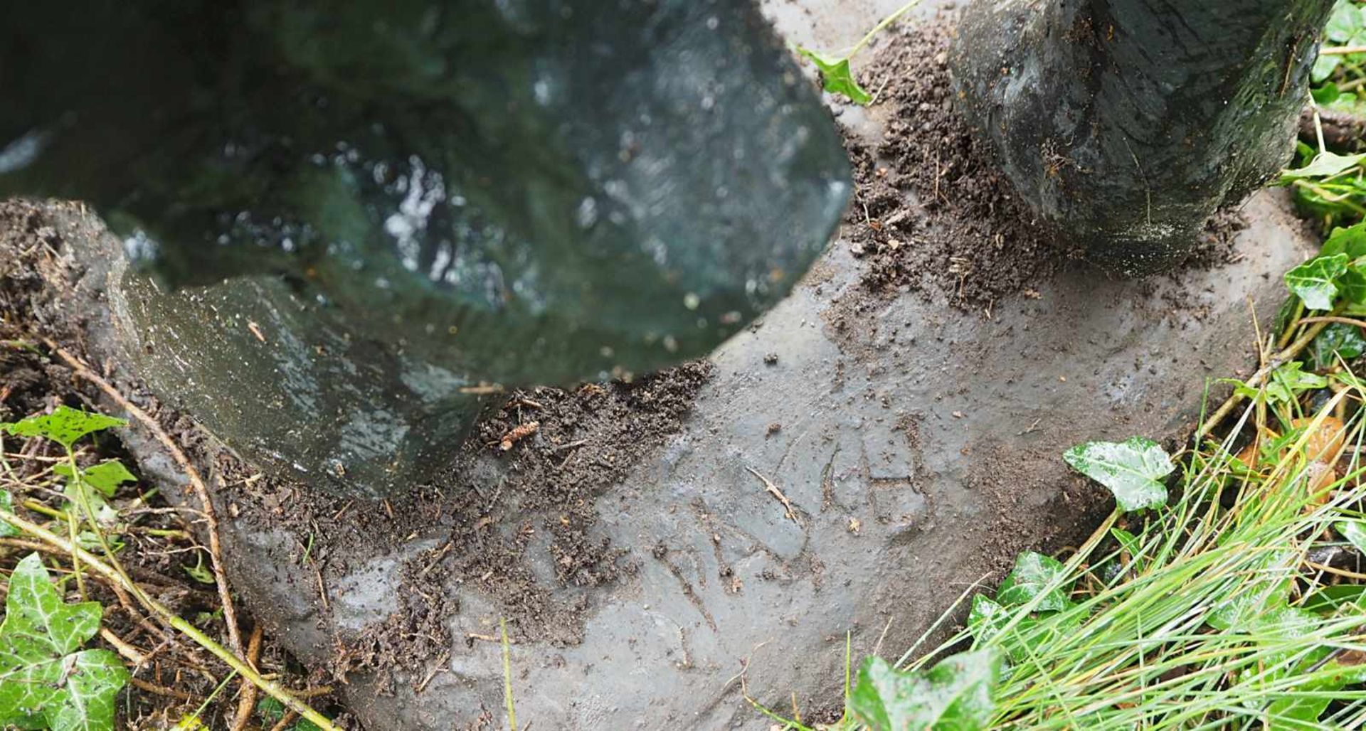 1 Bronzeplastik "Zicklein - Springendes Geißlein" auf Plinthe signiert PASCH - Bild 4 aus 4