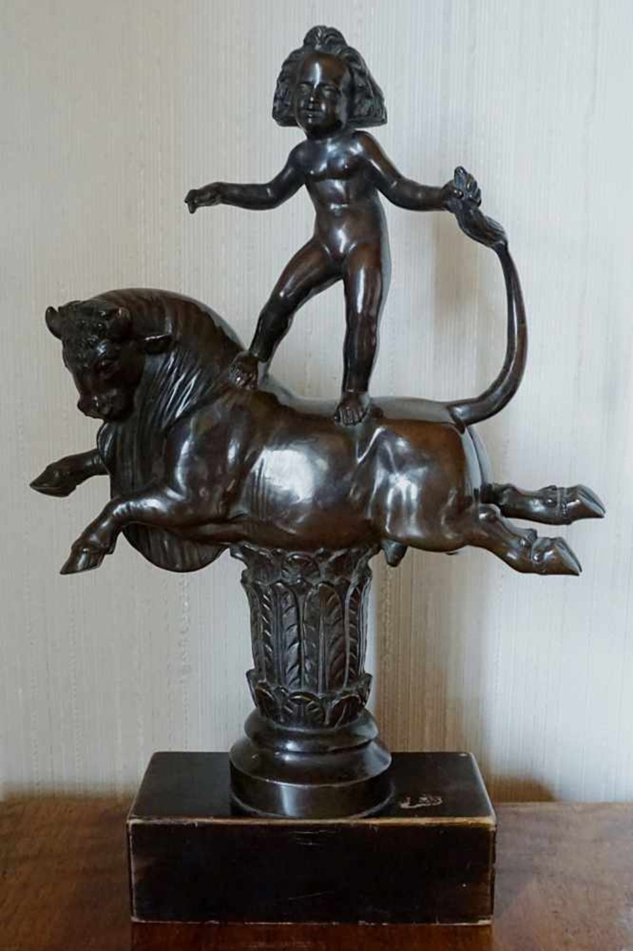 1 Bronzeplastik "Putto auf Stier" signiert K. ROTH - Bild 2 aus 4