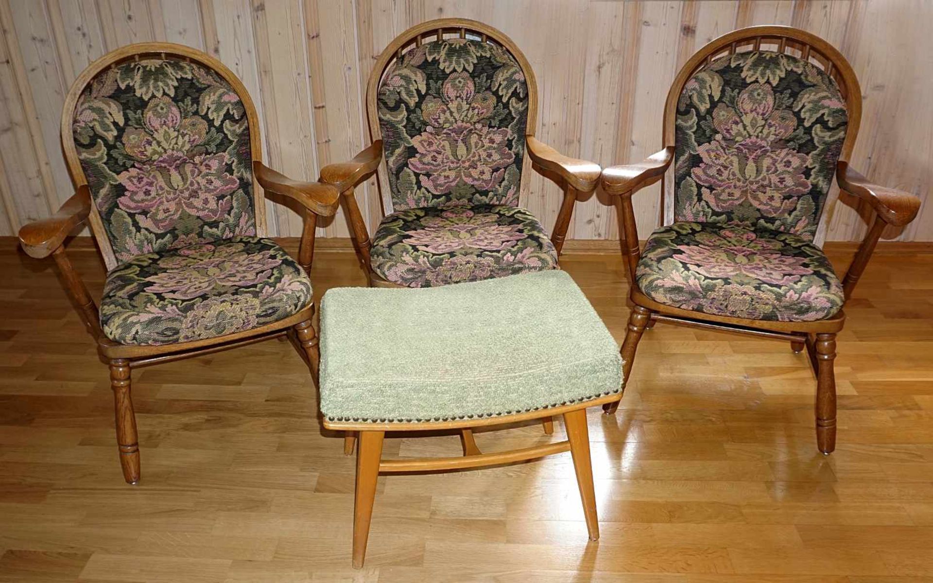 4 Stühle und 1 Hocker, wohl 1950er Jahre, Asp.