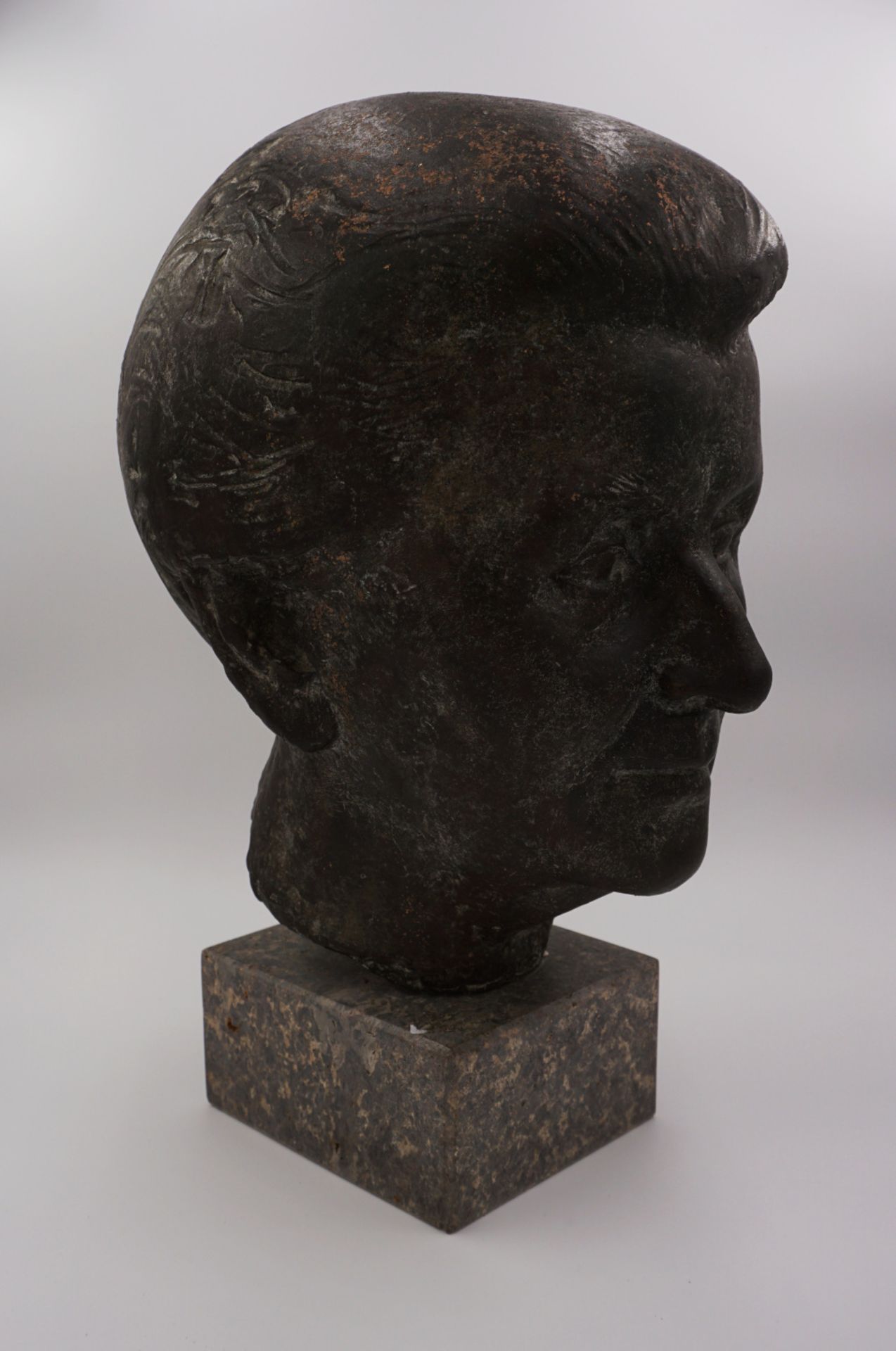 2 Plastiken Bronze "Portrait von Dr. Joseph E. Drexel, Gründer der Nürnberger Nachrichten und s - Bild 2 aus 7