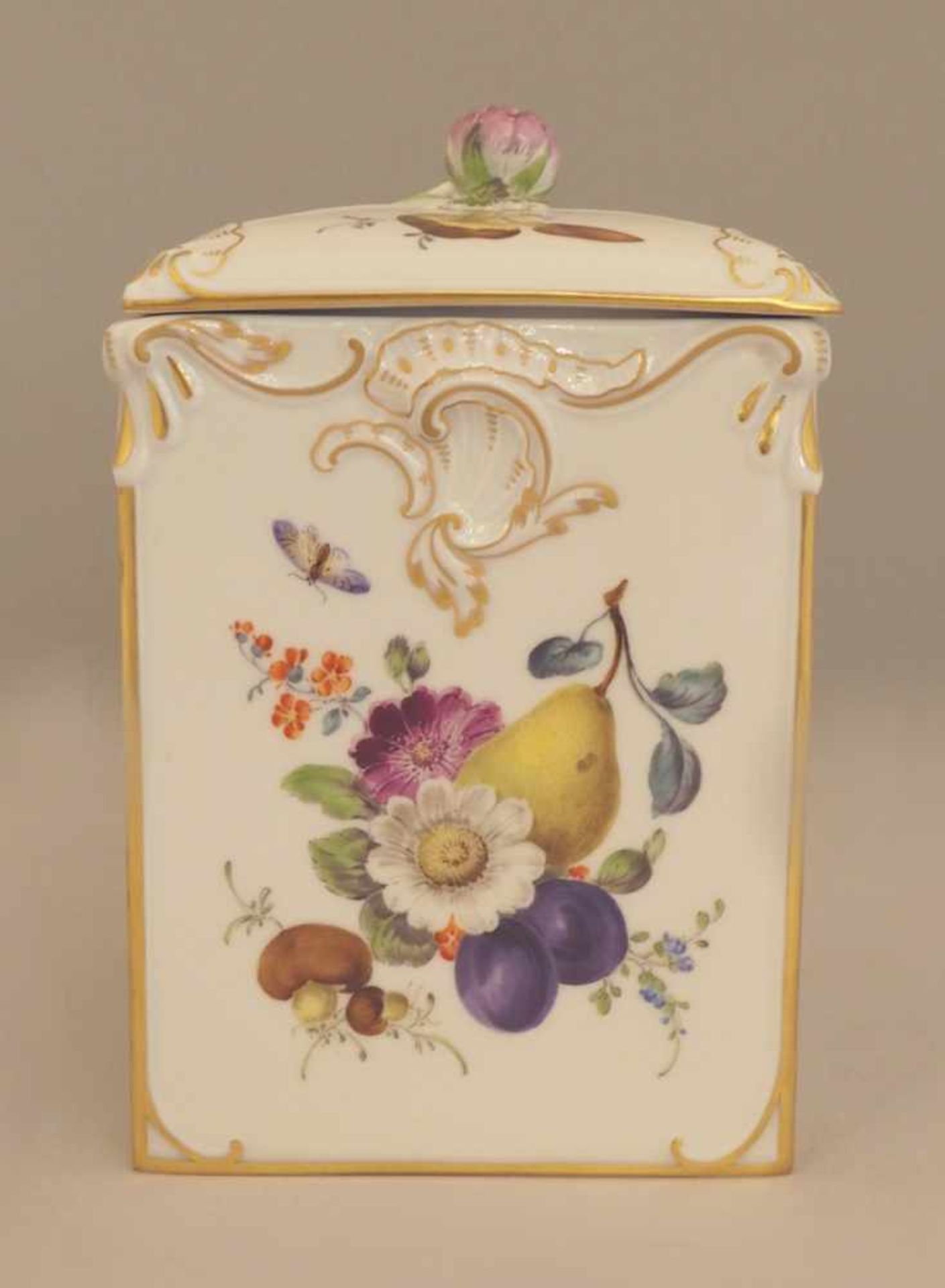 Teedose Porzellan MEISSEN 1x gestr., weiß mit polychromer Bemalung "Früchte und Blütendekor" z - Bild 3 aus 6