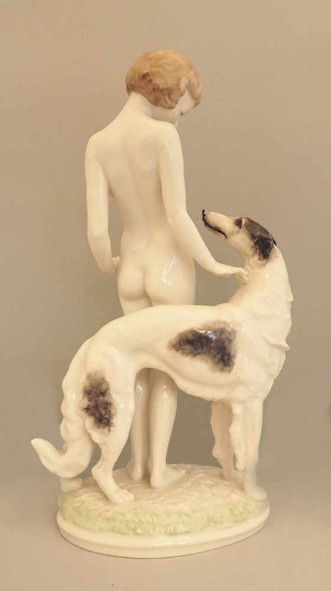 1 Figur Porzellan HUTSCHENREUTHER "Mädchen mit Windhund", - Bild 3 aus 5