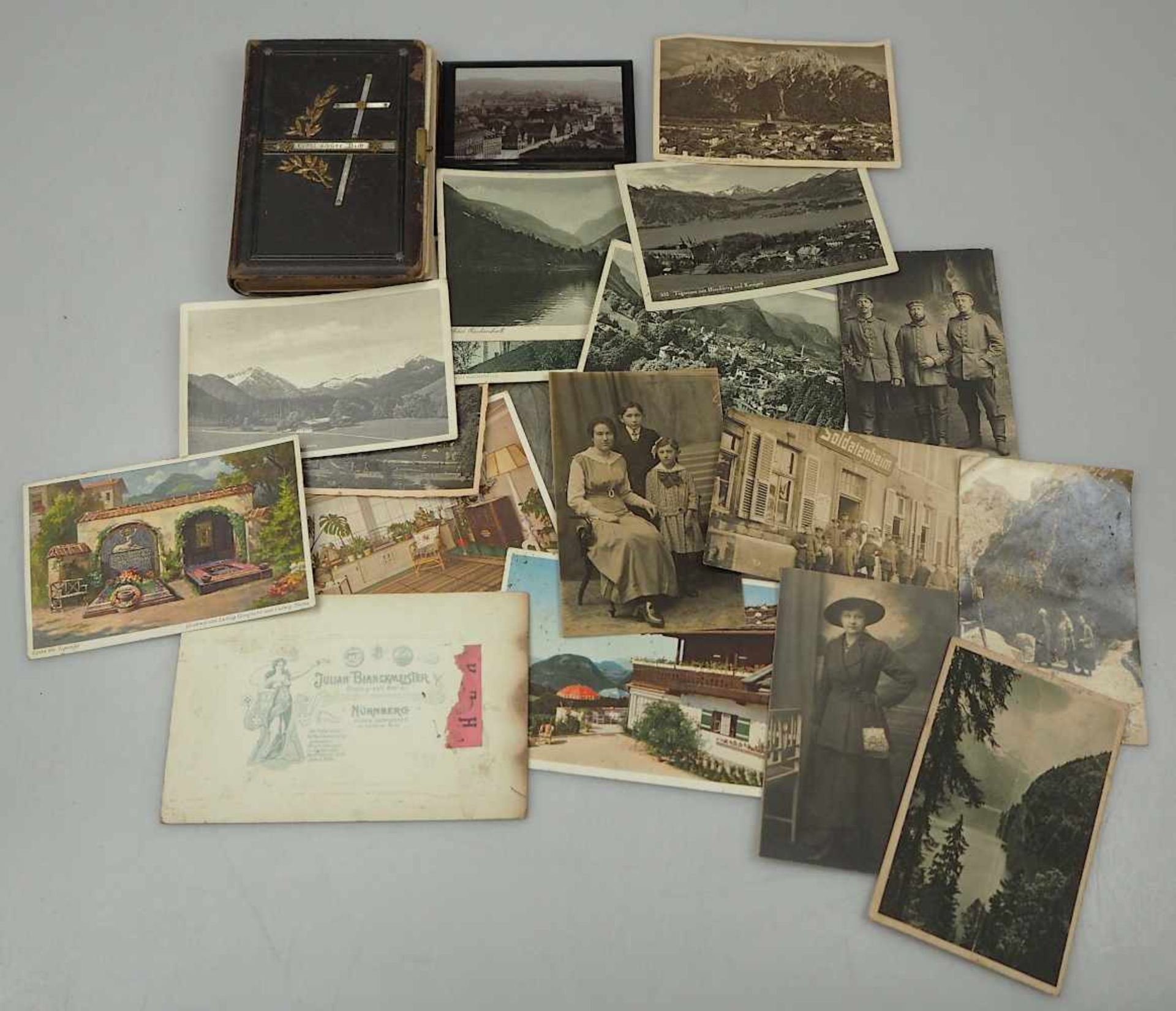 1 Konv. Postkarten, Feldpost, Fotografien u.a. I. WK 1920er Jahre u.a. größtenteils gelaufen</b
