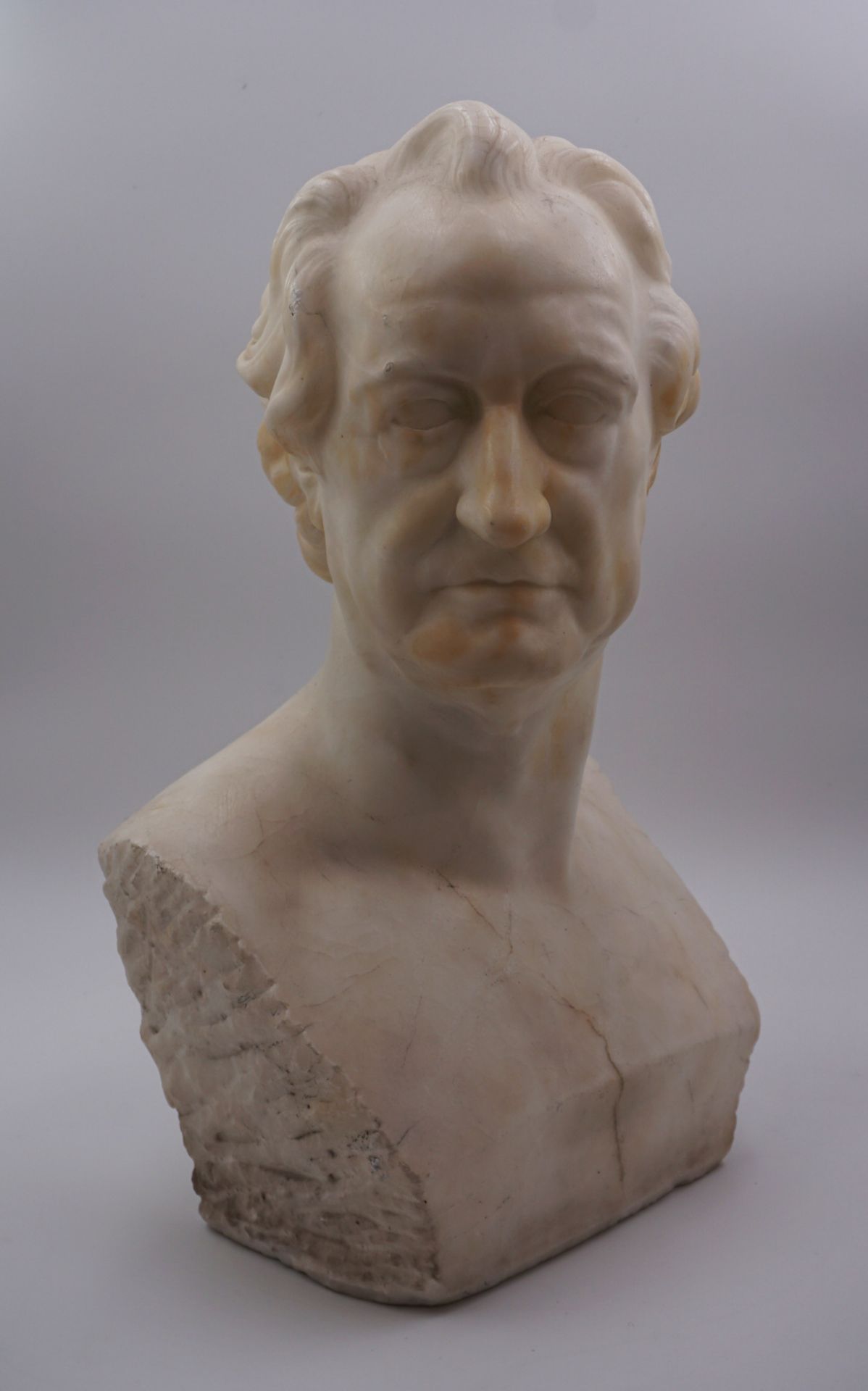 1 Büste Alabaster "Johann Wolfgang von Goethe" Anfang 20. Jh. auf Schulter bez. GALLET - Bild 3 aus 4