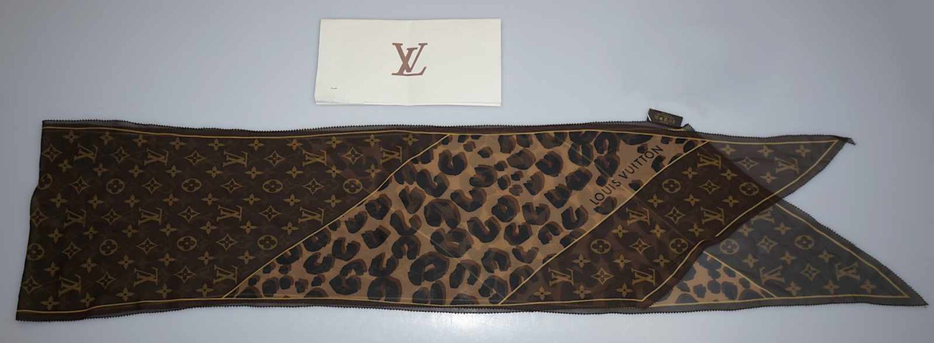 1 dünner Seidenschal Louis Vuitton monogr./Leopard gekauft 2009 für 185€ m. Rechnung Tsp.