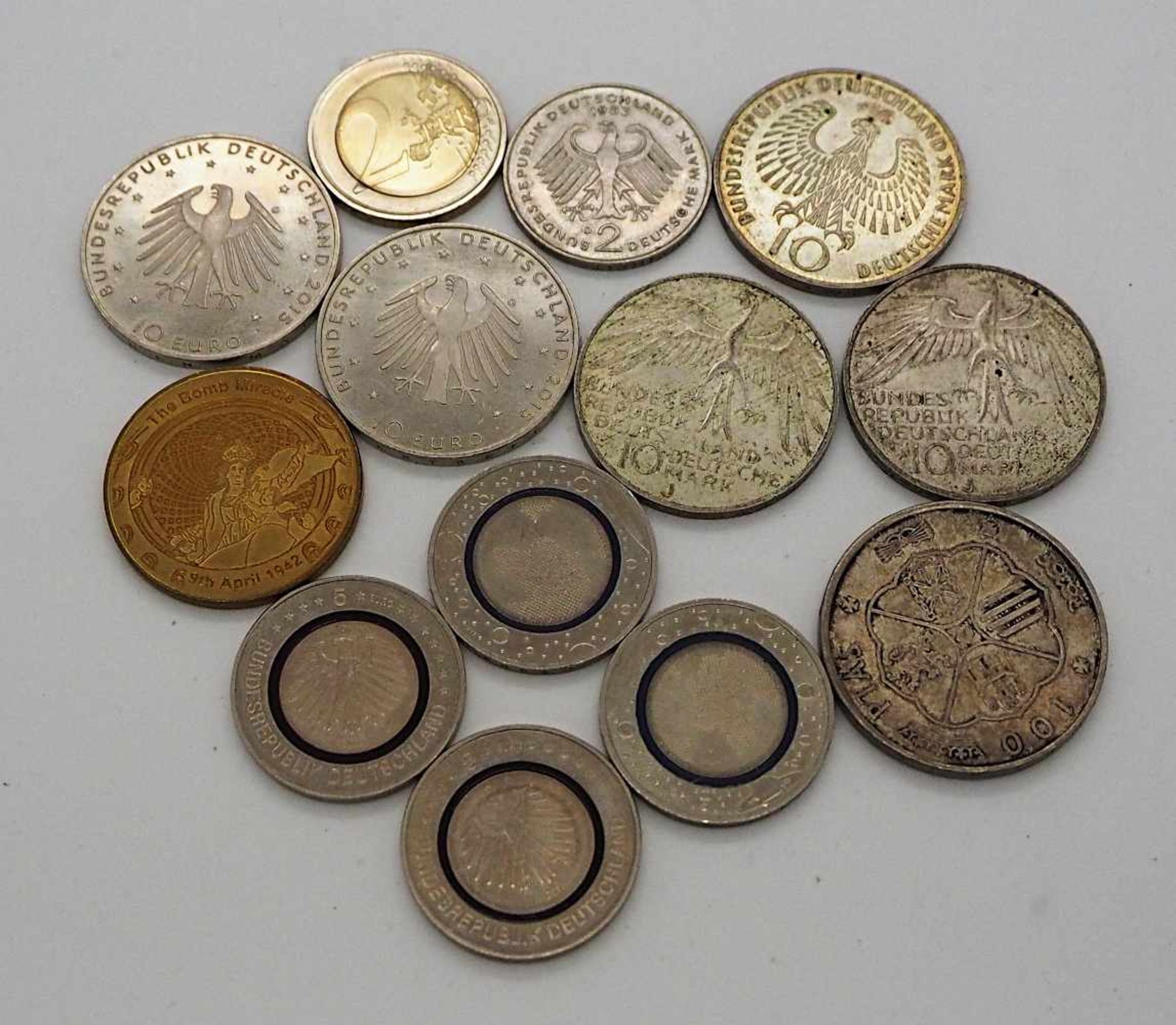 1 Konv. Münzen/Medaillen: Silber u.a., Sonderprägungen, BRD u.a.