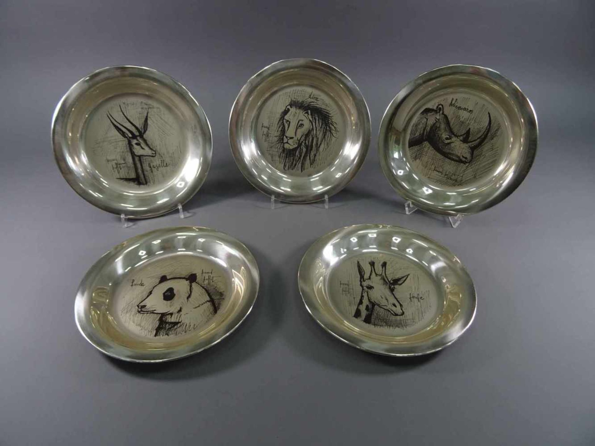 Fünf Teller, 925 Silber, Frankreichmit Gravurdekor von Bernard Buffet, Paris 1928 - 1999