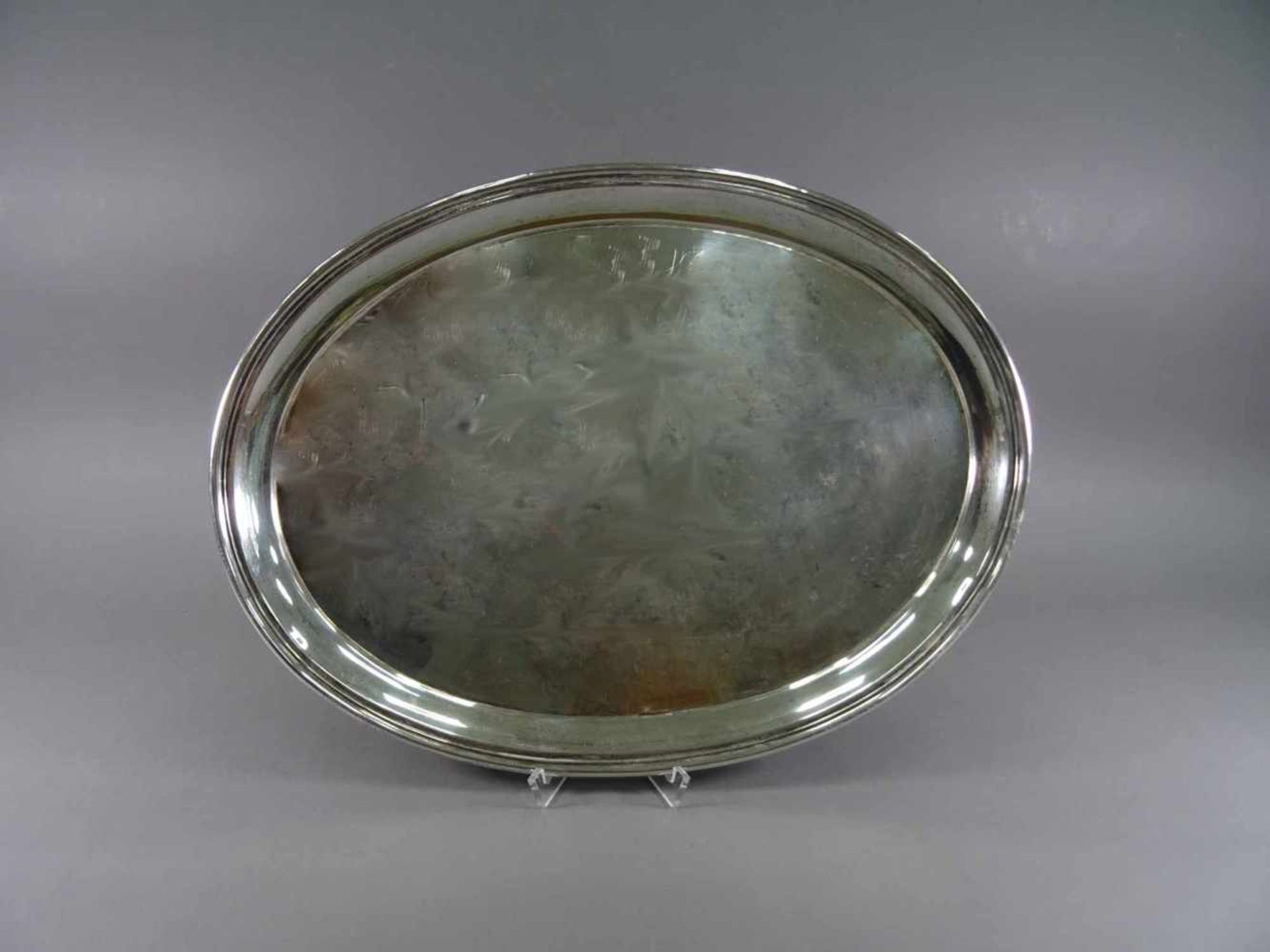 Tablett, 925 Silber, Gebrüder FriedländerRillenrand, oval, L = 42,5 cm, ca. 983 g, Druckstellen,