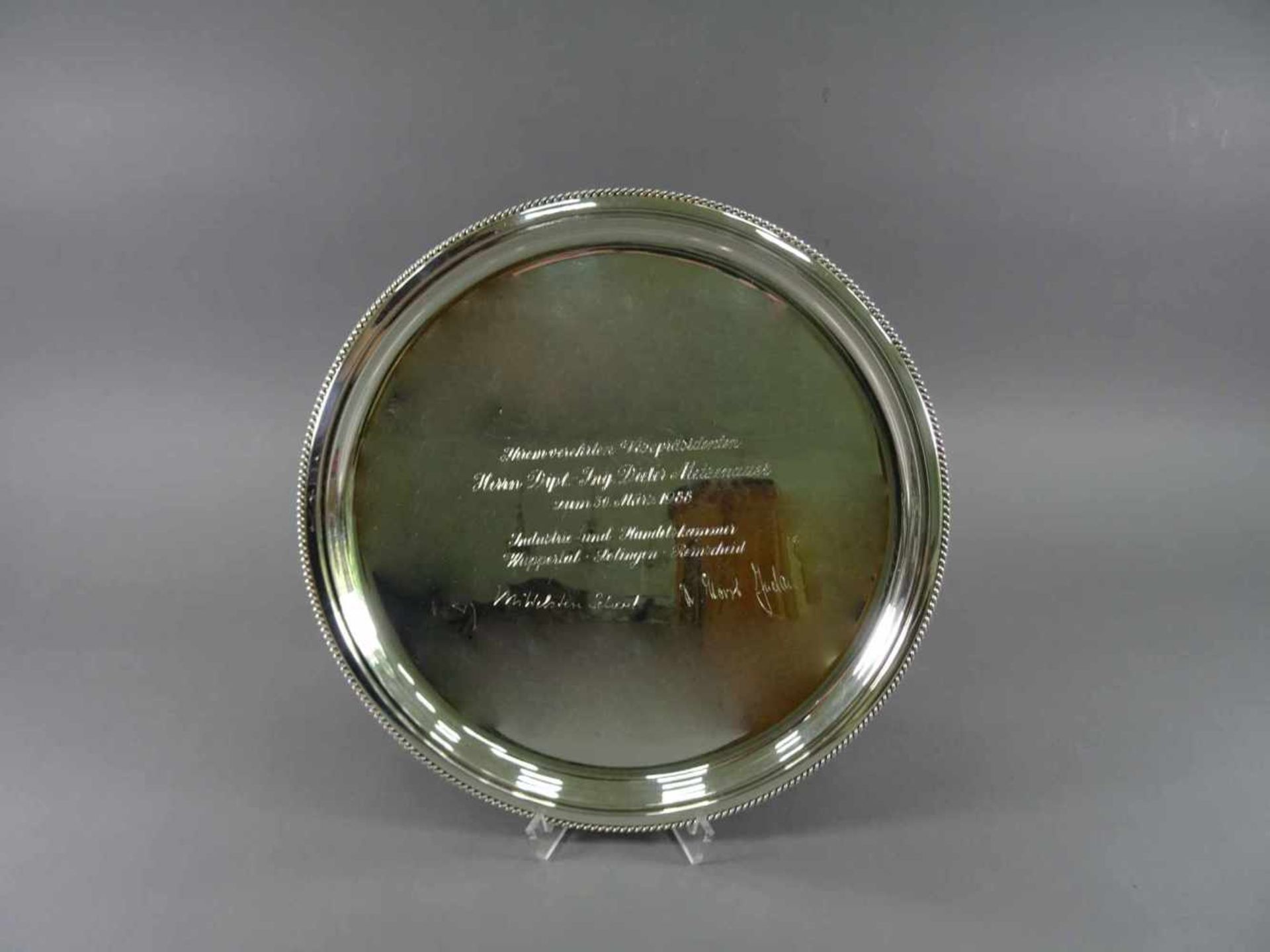 Tablett, 925 Silber, Gayer & KraussSchwäbisch Gmünd, mit Kordelrand, gravierte Widmung, D = 27,5 cm,
