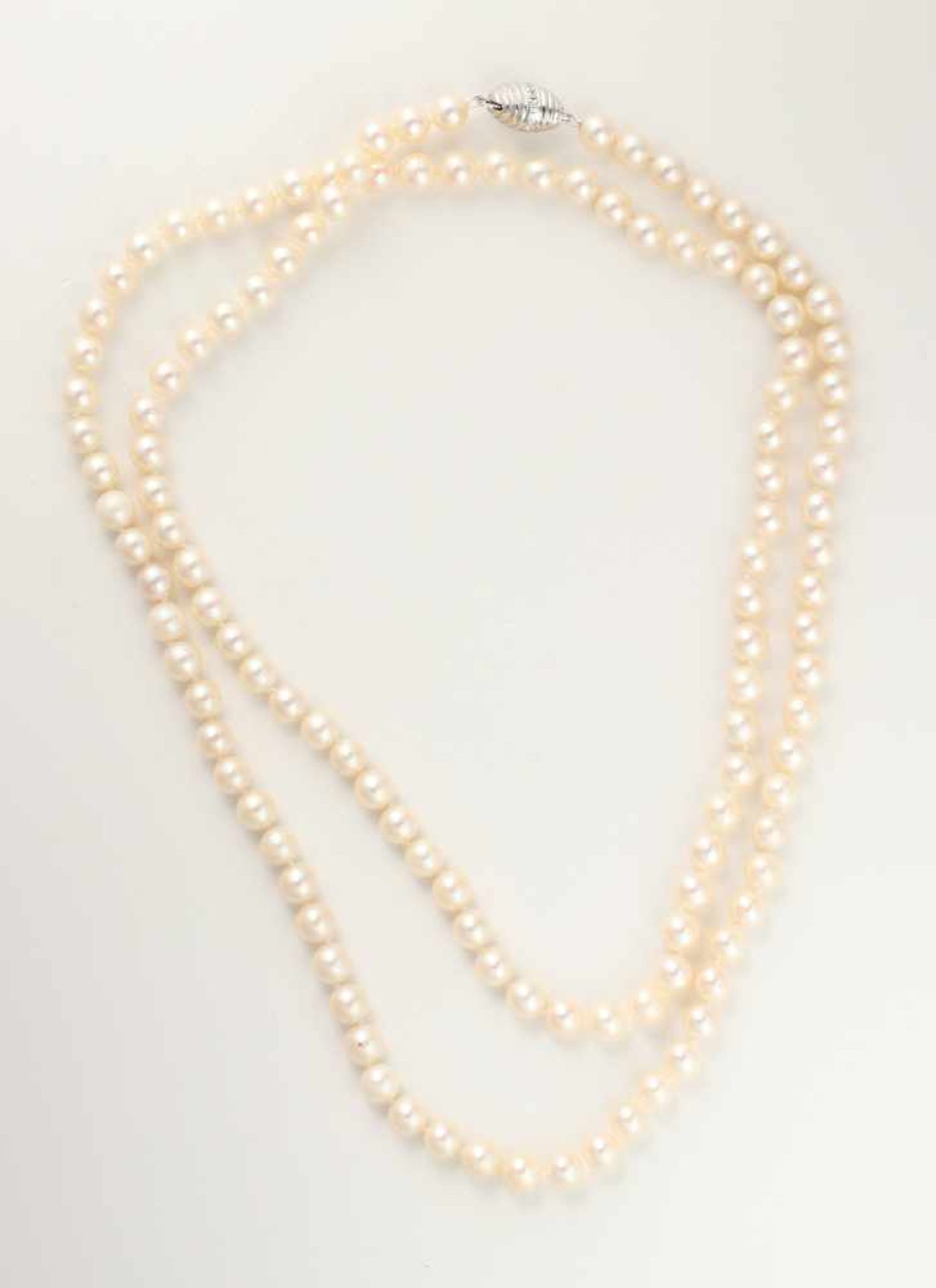 Zuchtperlcollier aus 123 Perlen