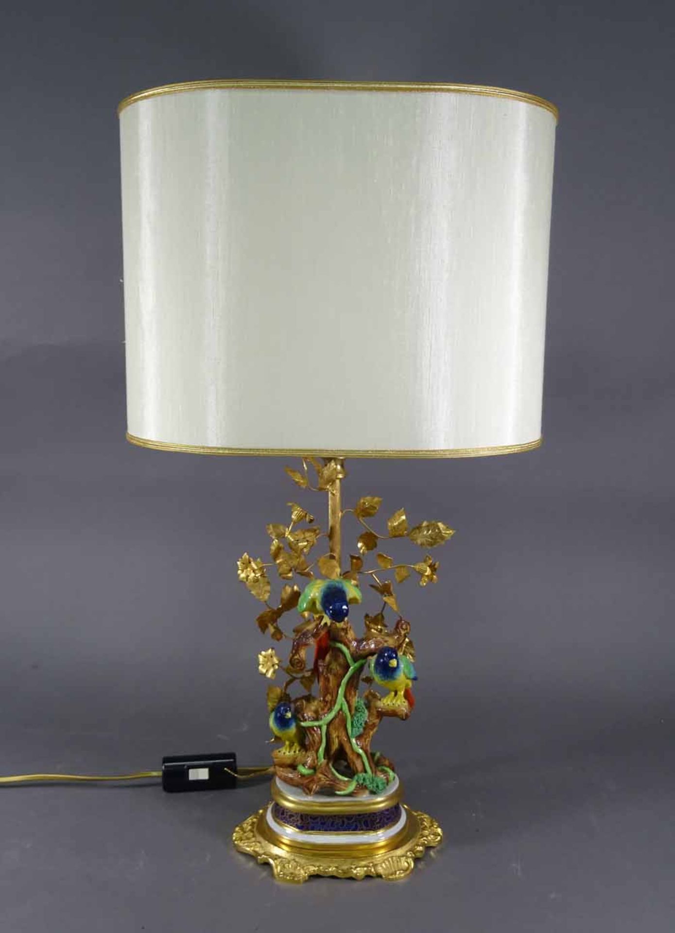 Tischlampe mit Porzellanfuß, nach Sèvres
