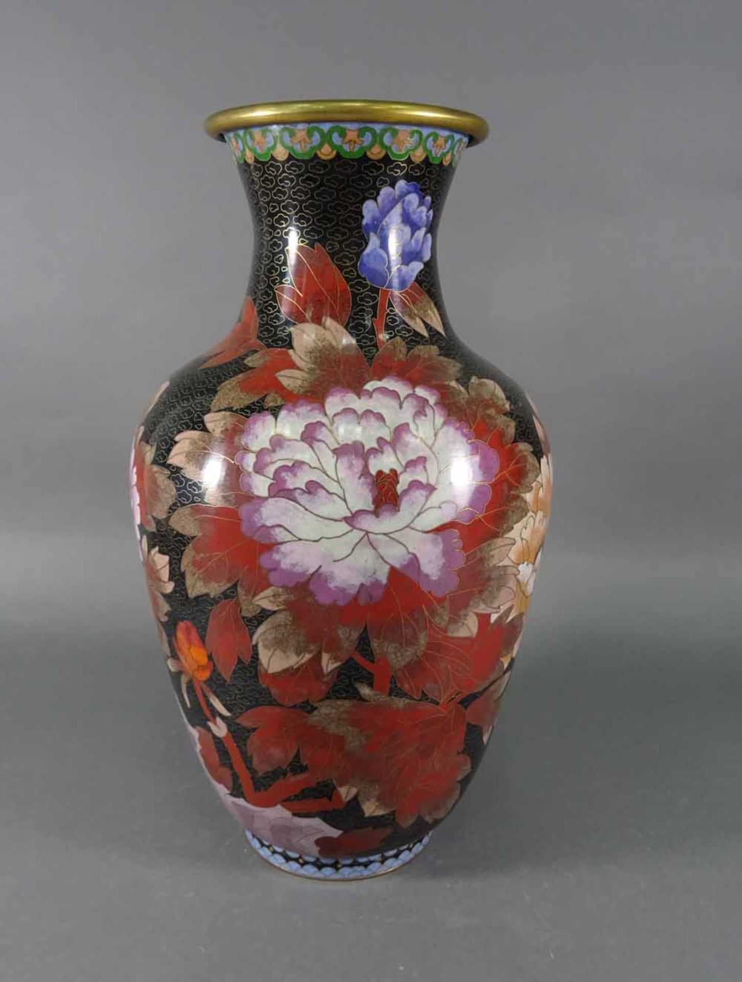 Cloisonnévase, mit floralem und Vogeldekor