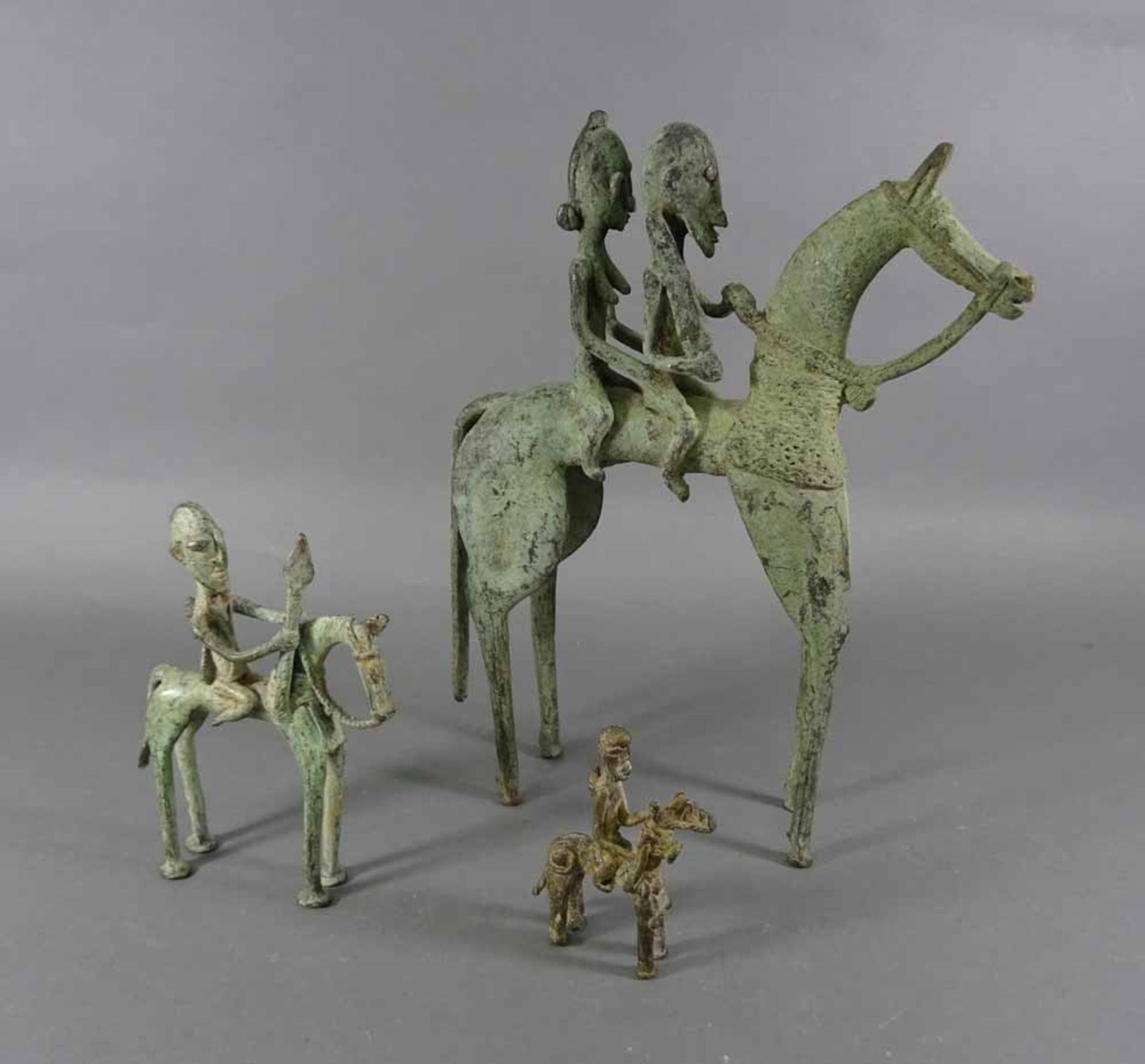 Drei Reiterpaare, Bronze
