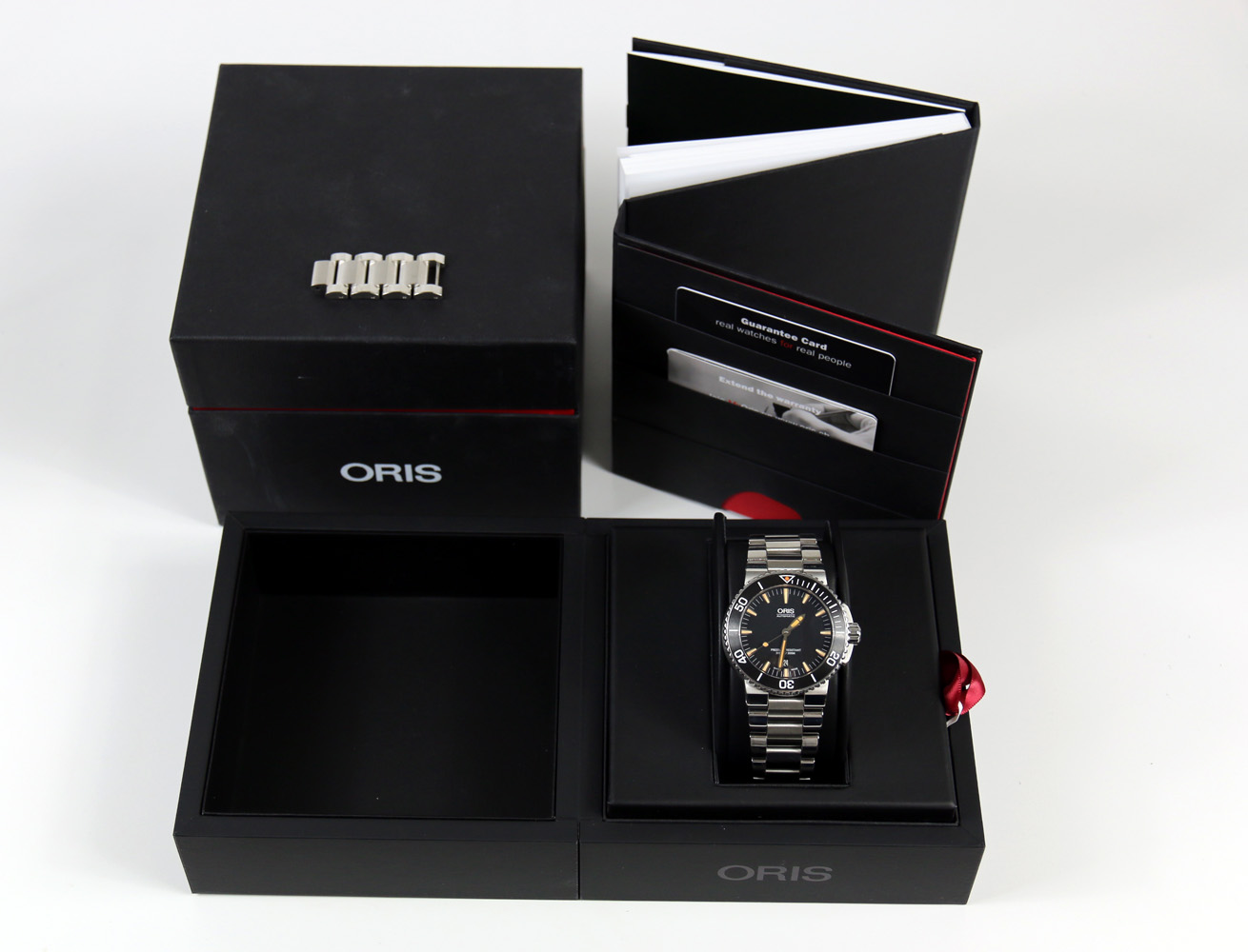 oris aquis date automatic