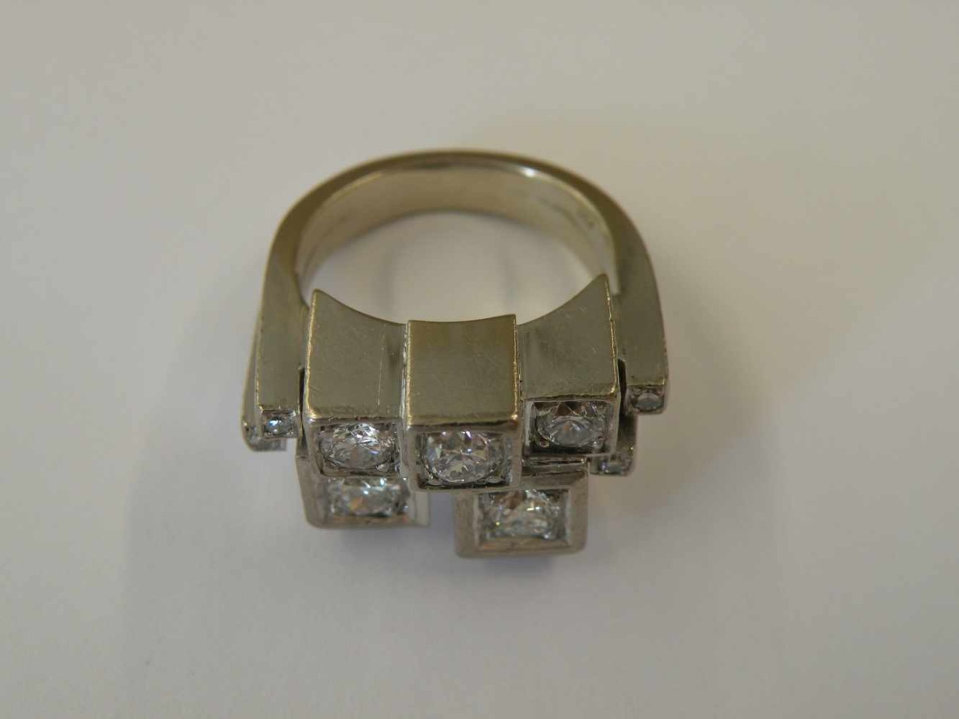 Damenring besetzt mit 9 Diamanten, 750 Weissgold, ca. 15,5 g, gesamt ca. 1,2 ct - Bild 3 aus 3