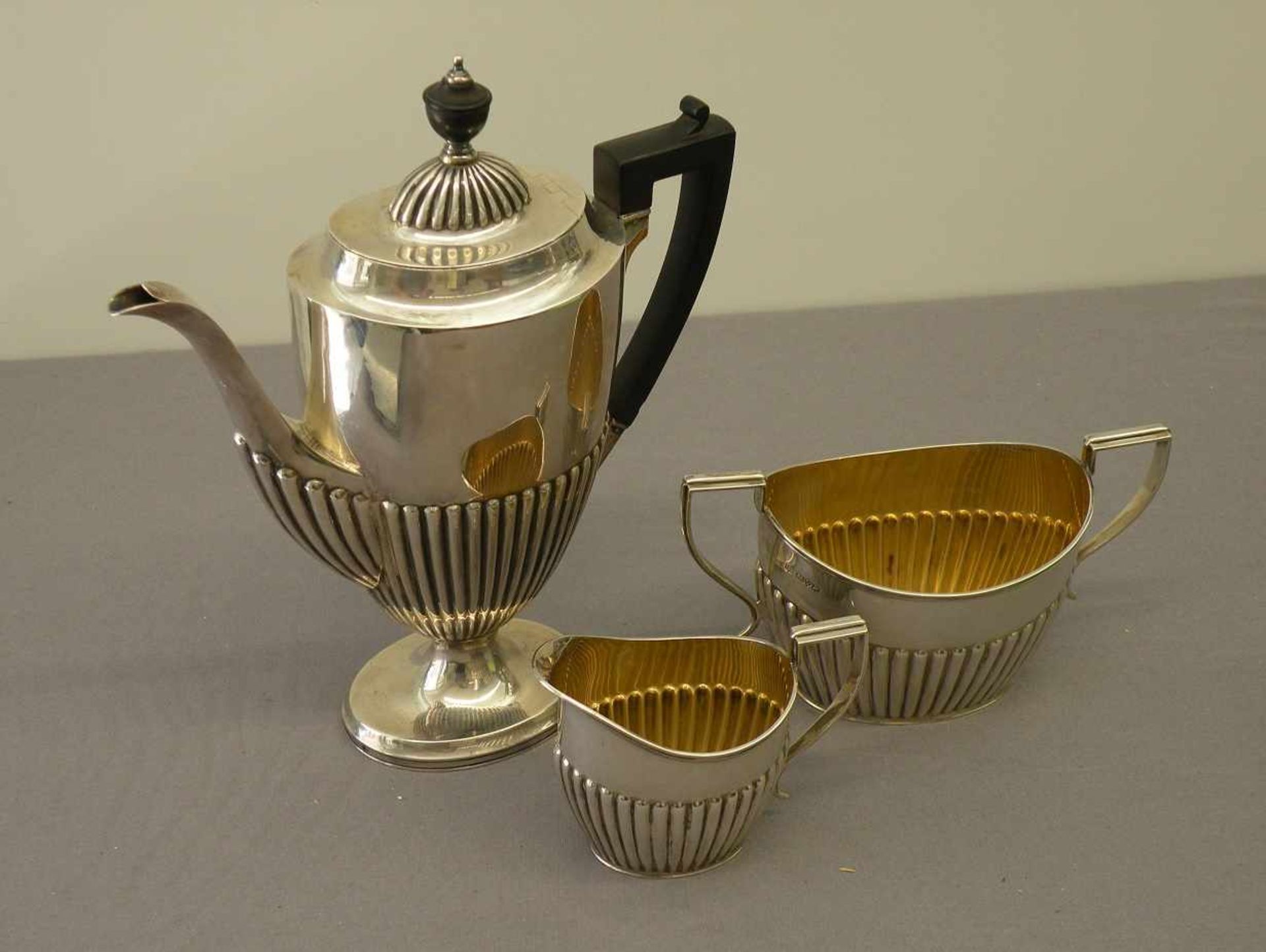 Kaffeeservice 3 Teile, England, Sterlingsilber, ca. 958 g, 9-26 cm hoch