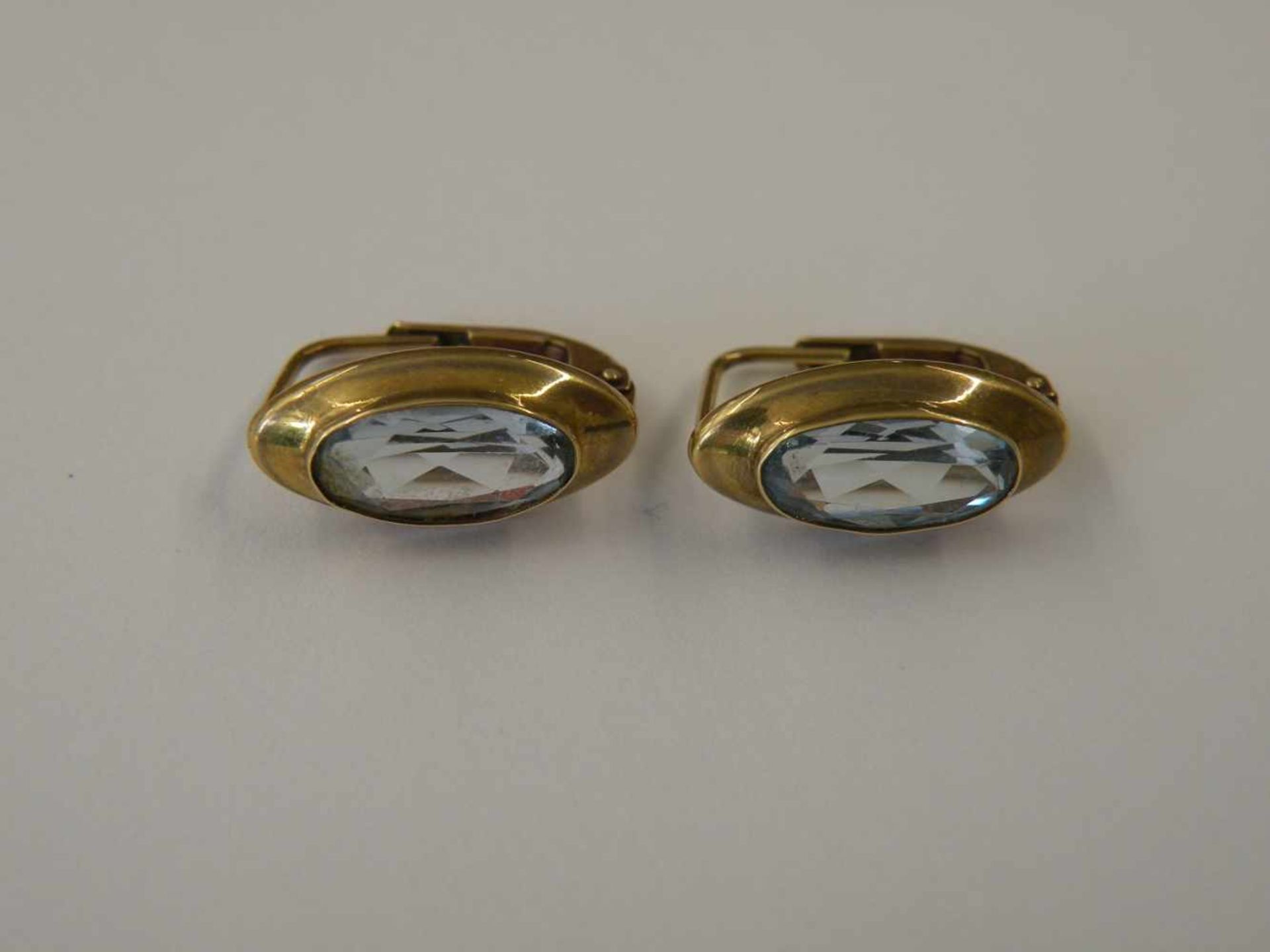 1 Paar Ohrringe 585 Gold, besetzt mit Aquamarin