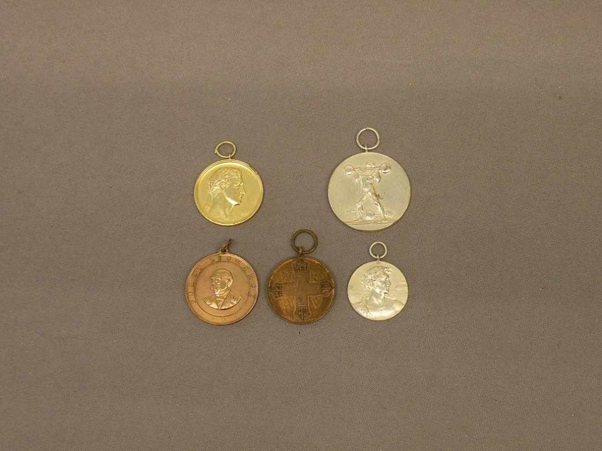 5 verschiedene Orden und Abzeichen, z. T. 800 Silber