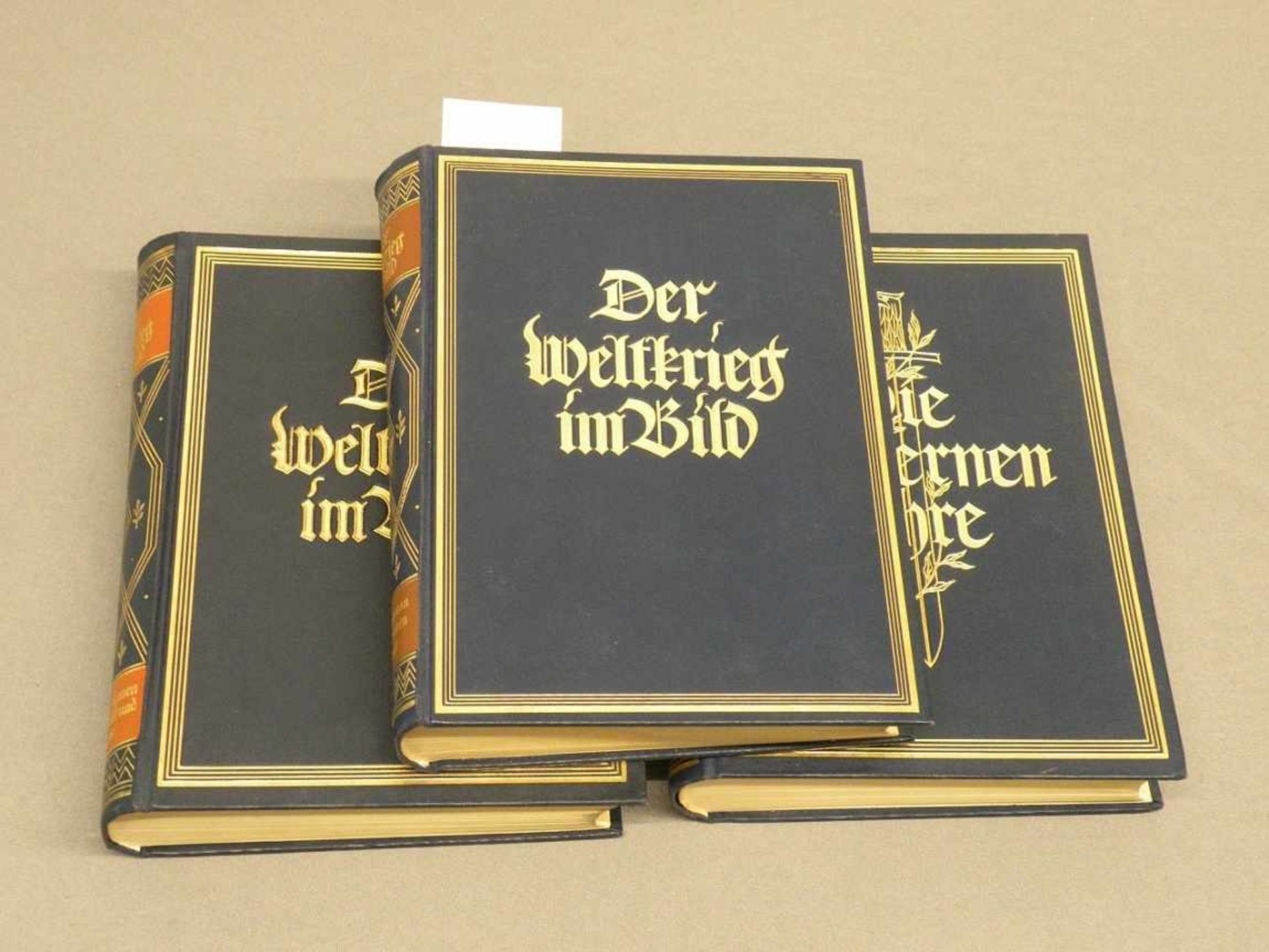 3 Bücher: 2x "Der Weltkrieg im Bild" und "Die stählernen Jahre", 1. WK, illustriert