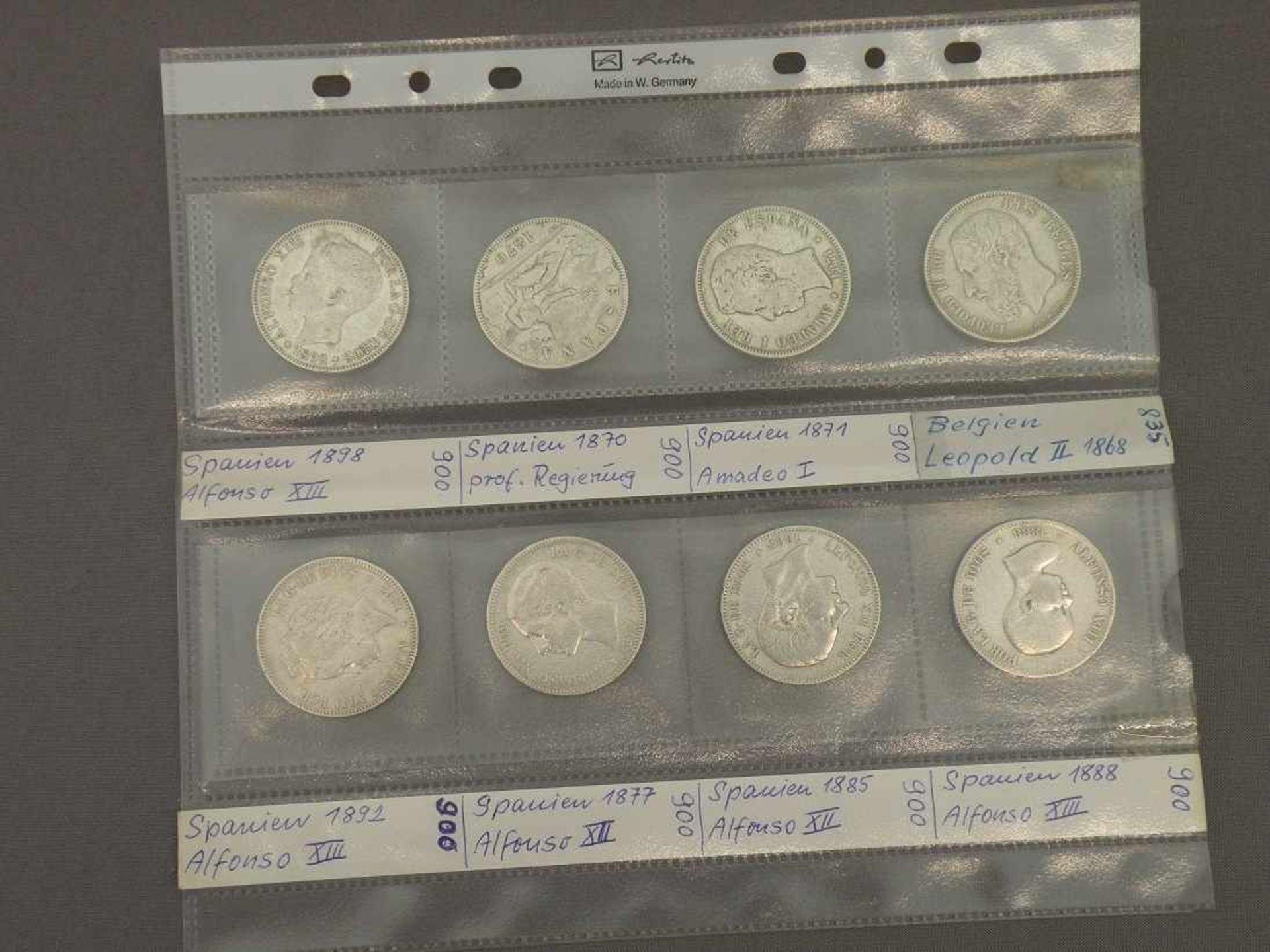 8 Silbermünzen überwiegend Spanien 1870 - 1900, 5 Peseten, 1 Belgien 5 F.