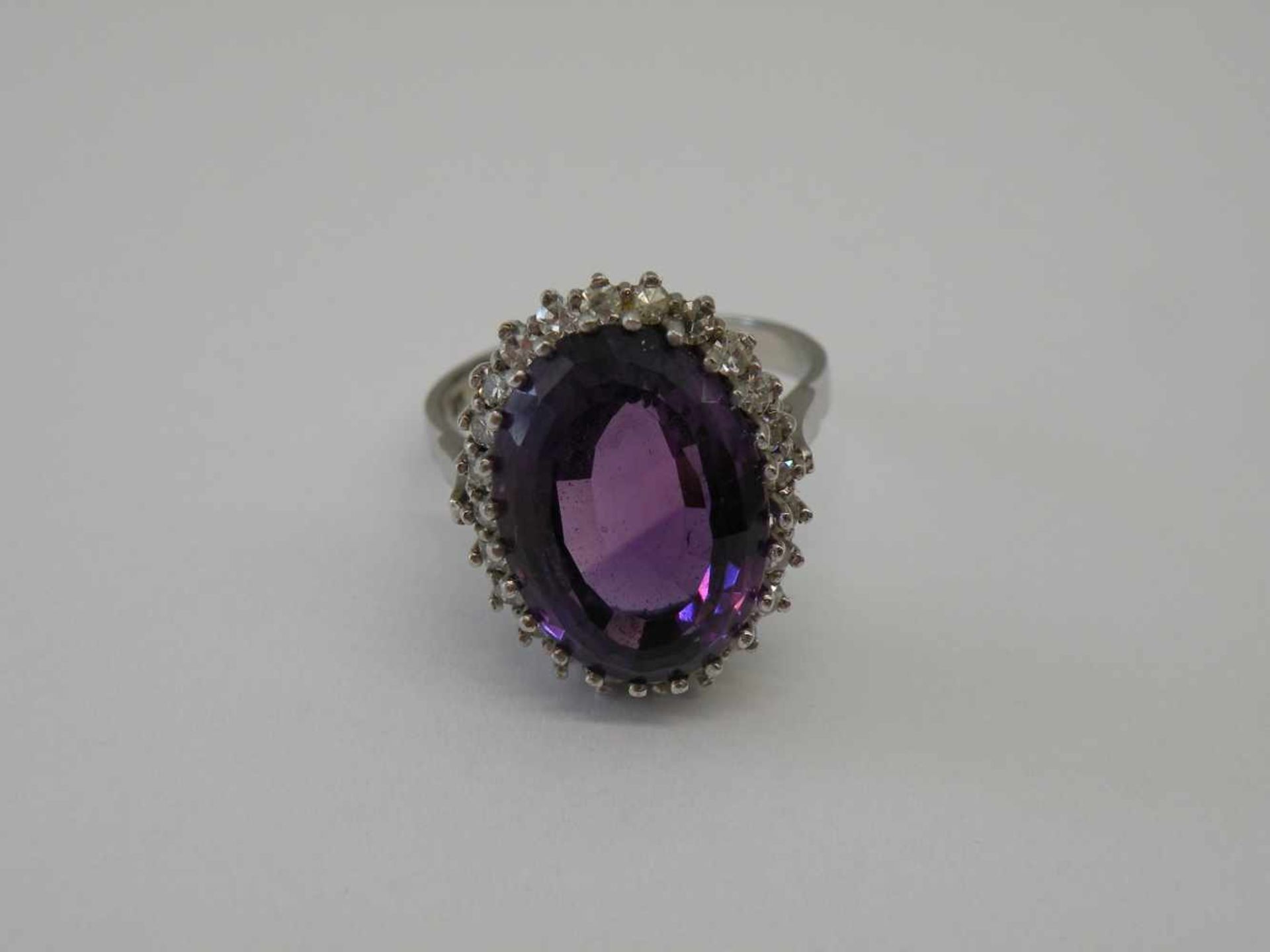 Damenring 585 Weissgold besetzt mit großem Amethyst und ca. 24 Brillanten - Bild 2 aus 2