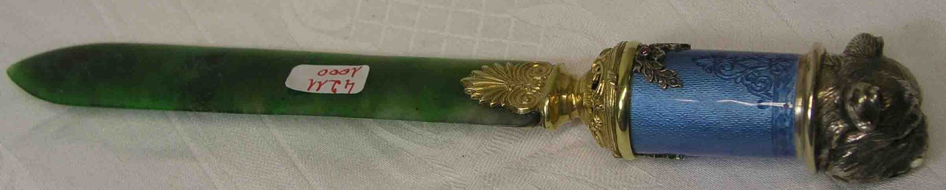 Brieföffner. Feine russische Arbeit, neuzeitlich. Papiermesser aus sogenannter Nephritjade