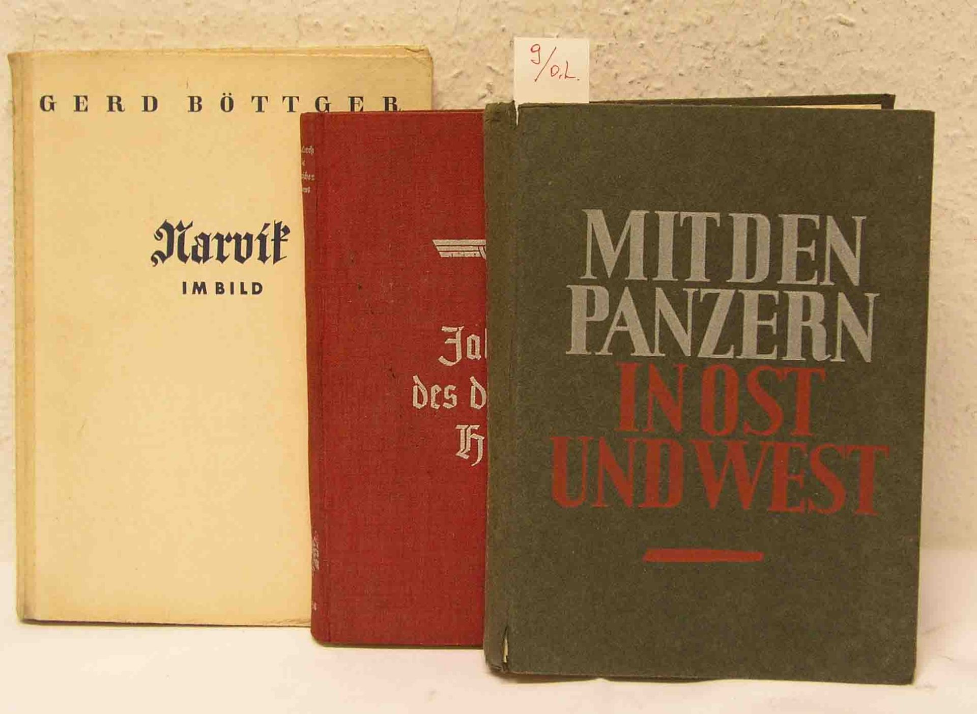 Drittes Reich: Drei Bücher. Dabei: "Jahrbuch des deutschen Heeres, 1936", Böttger: "Narvik